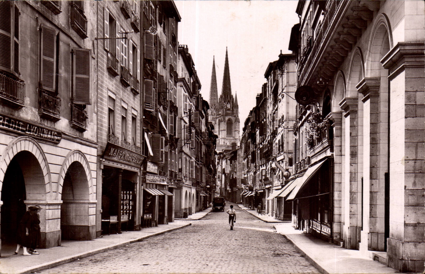 CPSM Bayonne Rue Port Neuf
