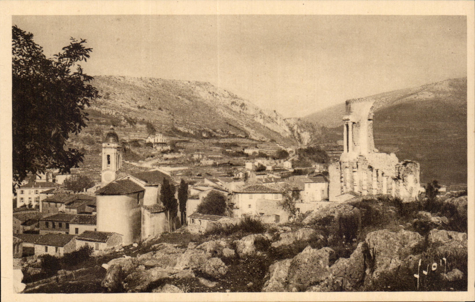 CPA La Turbie View and trophy Auguste