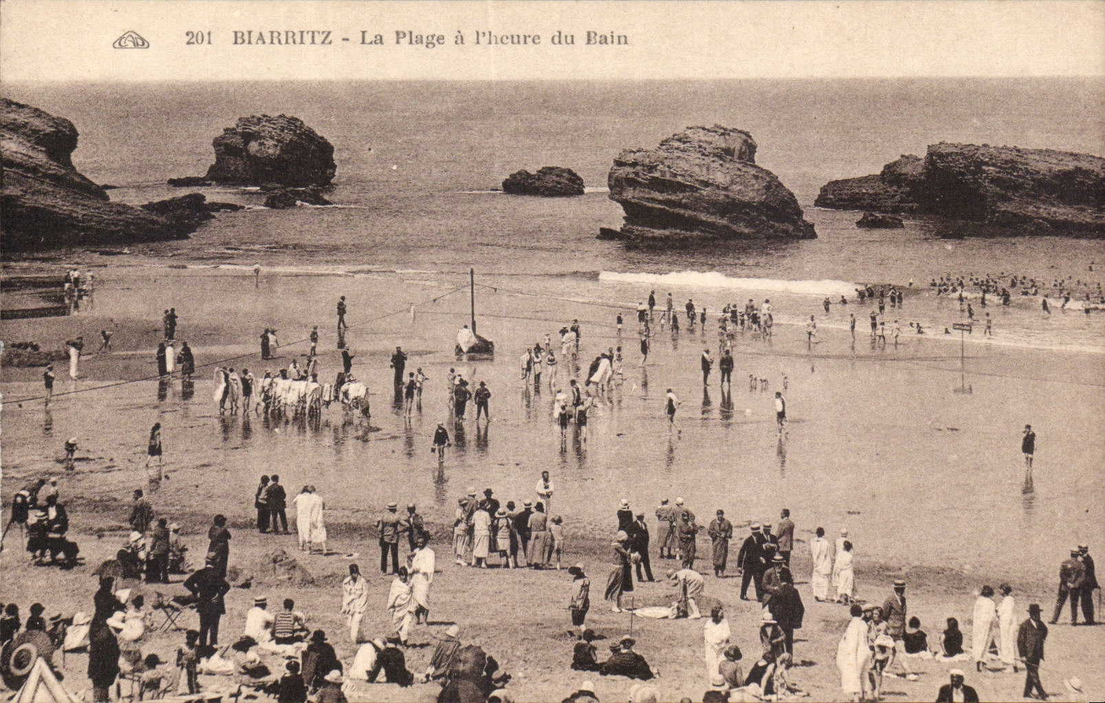 CPA Biarritz La plage a l heure du bain 