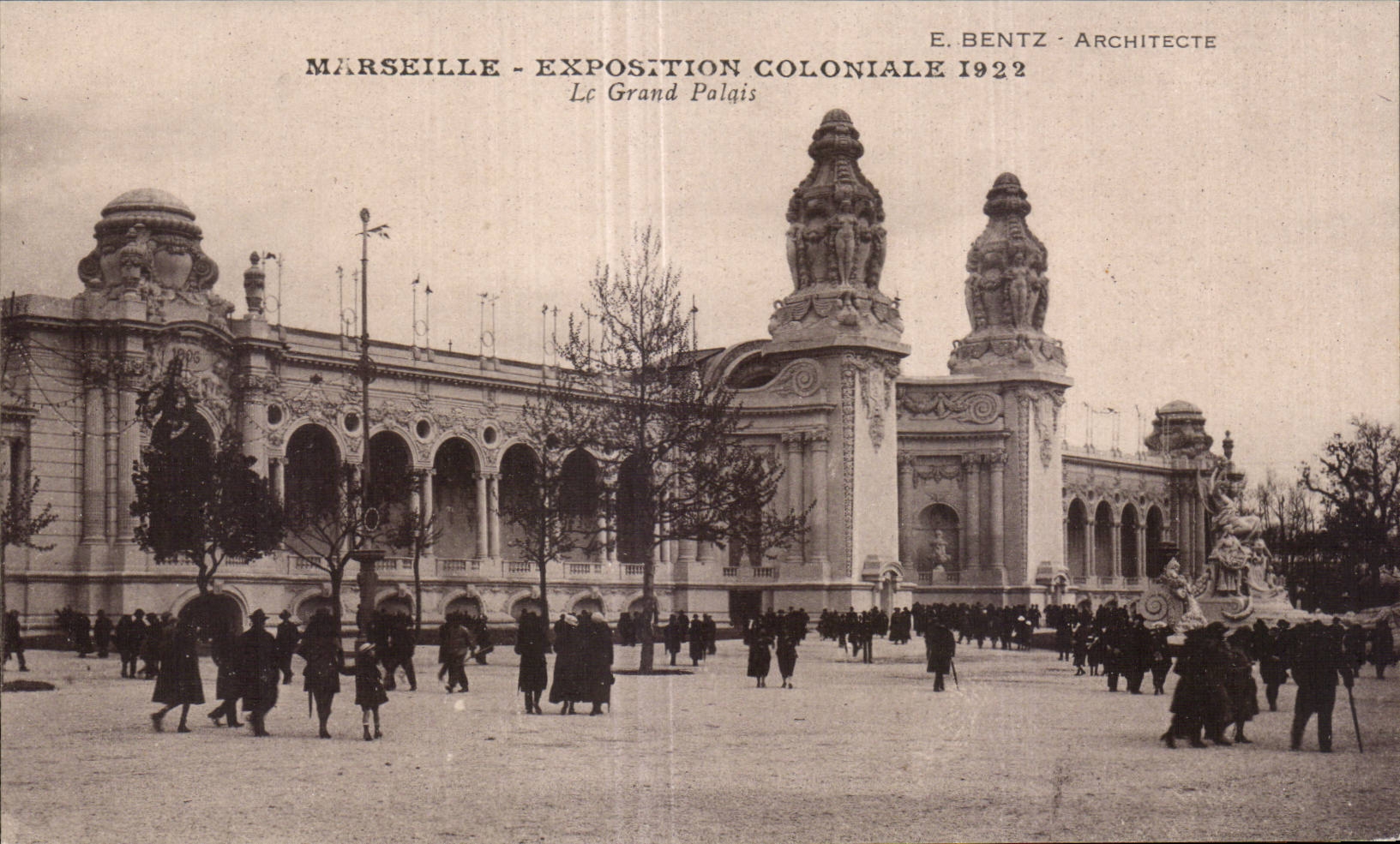 CPA Marseille Exposition coloniale 1922 Le grand palais