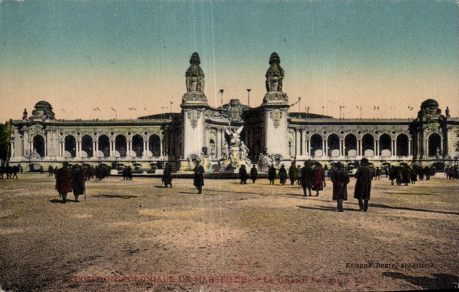CPA Marseille Exposition coloniale 1922 Le grand palais