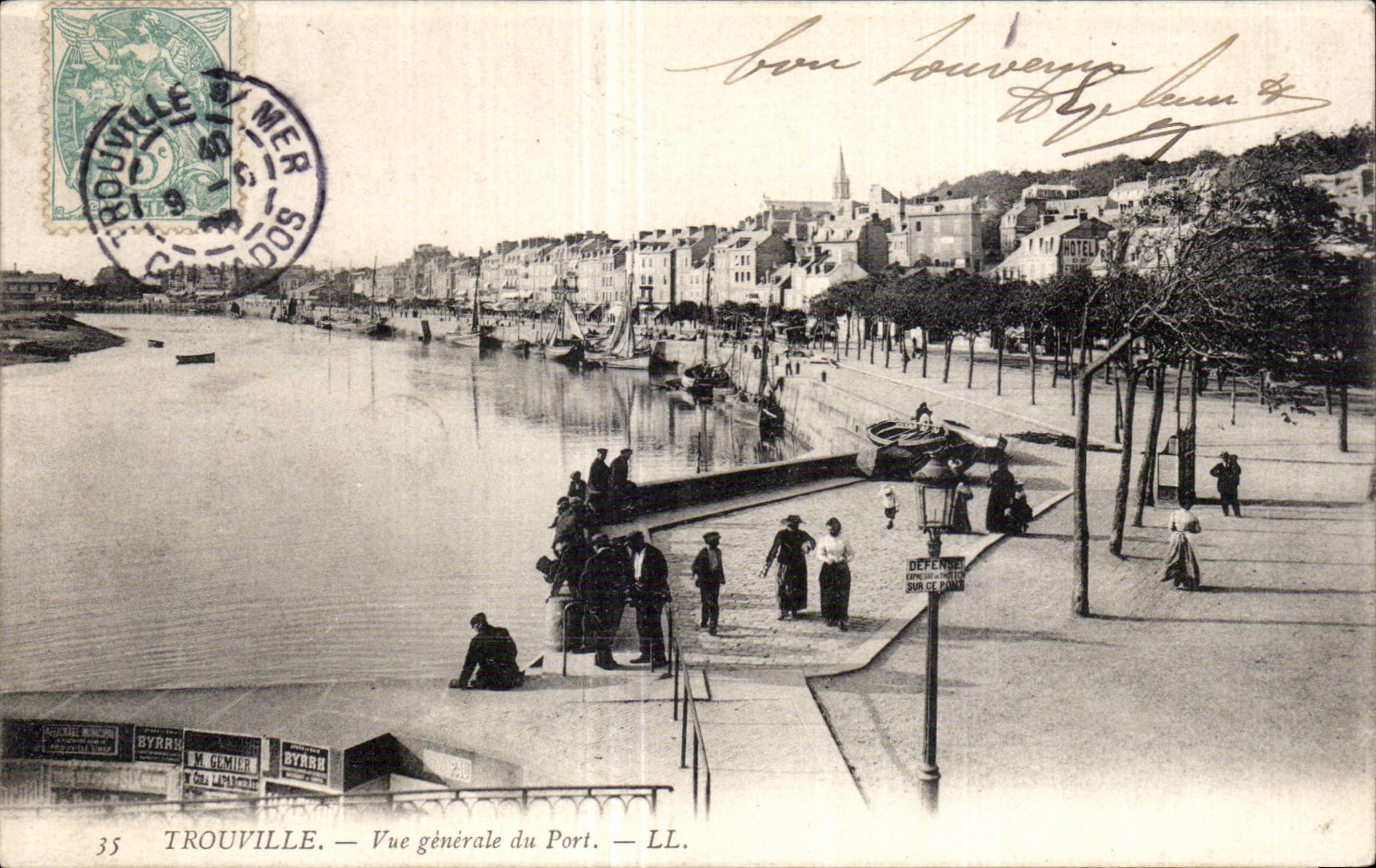 CPA Trouville Vue generale du port