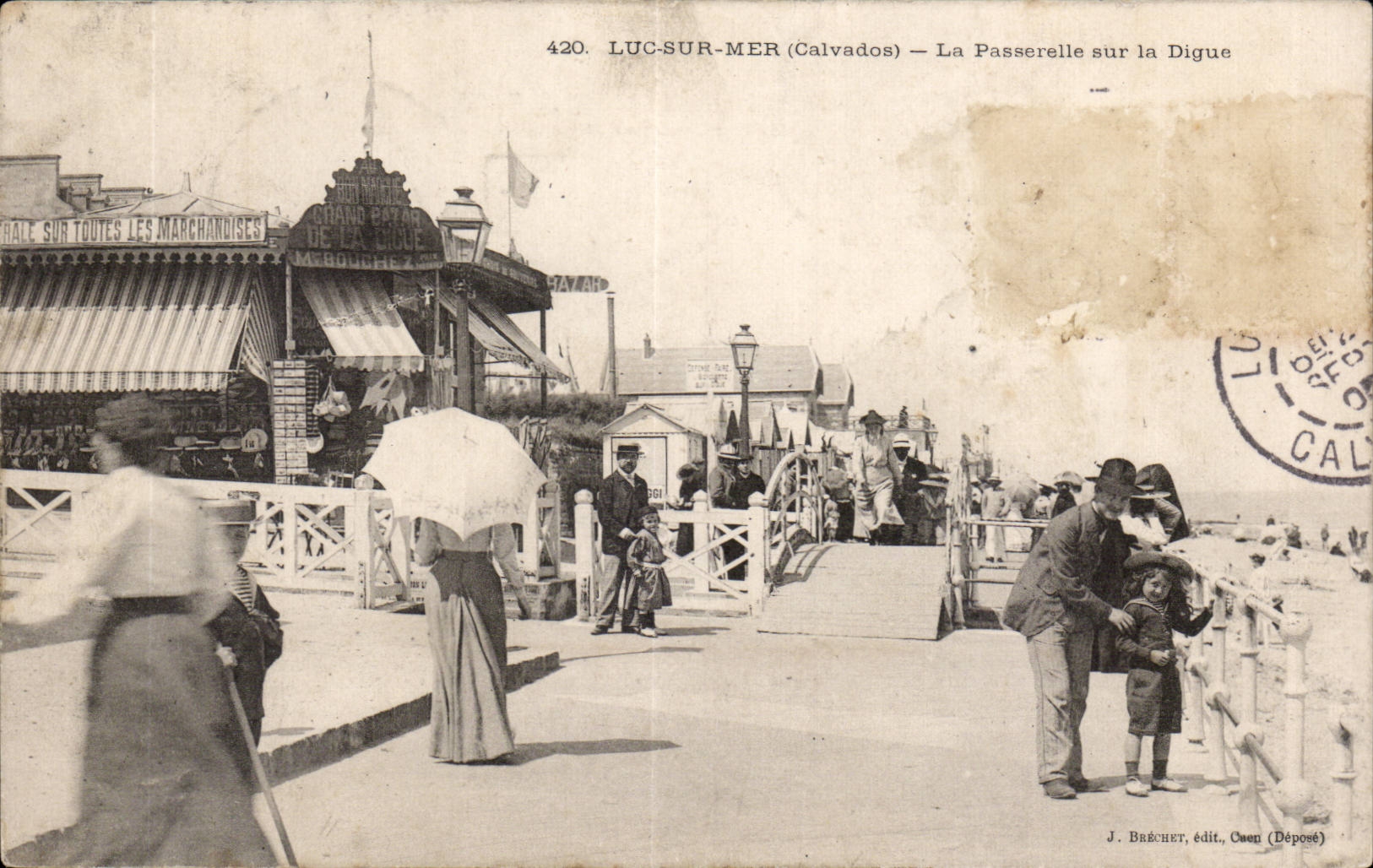 CPA Luc sur Mer La passerelle sur la digue