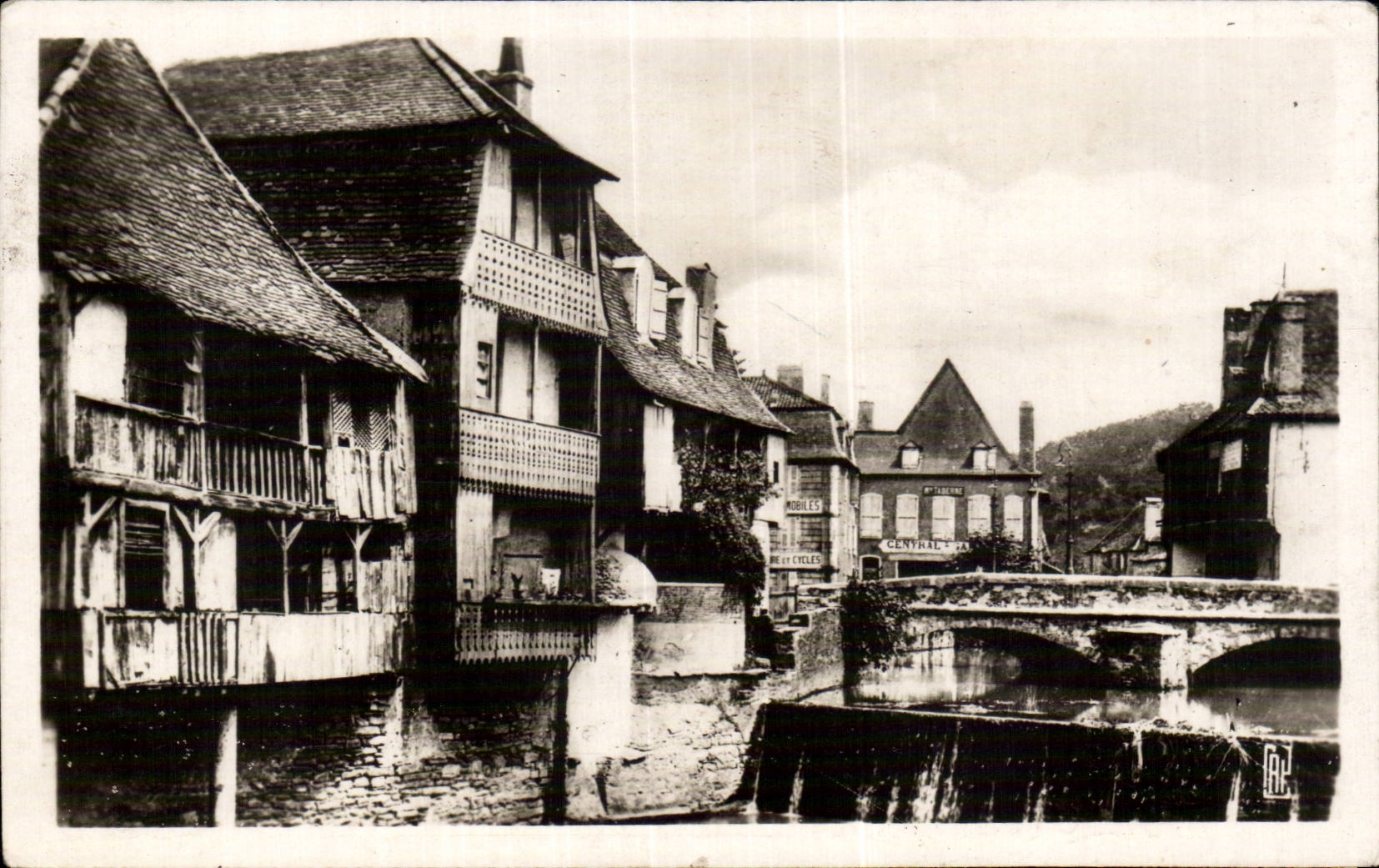 CPA Salies de Bearn Vue sur le Saleys La chute d eau