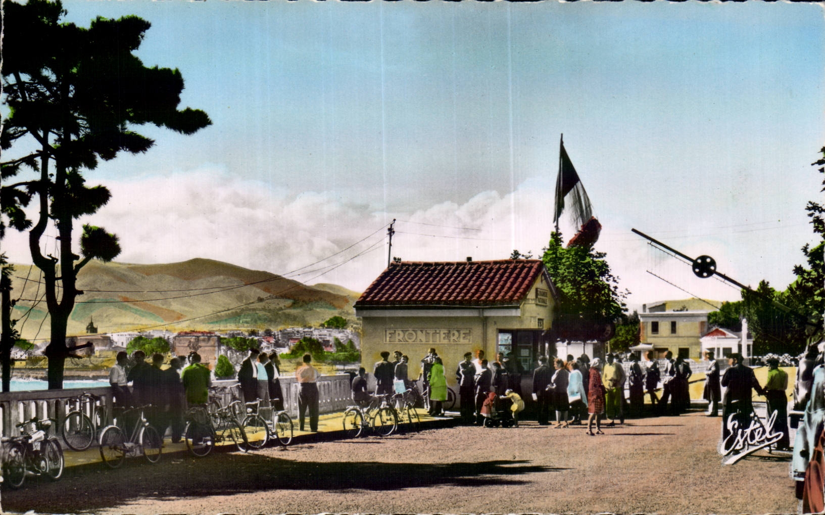 CPSM Hendaye free Spanish Border the international bridge at the Irun bottom