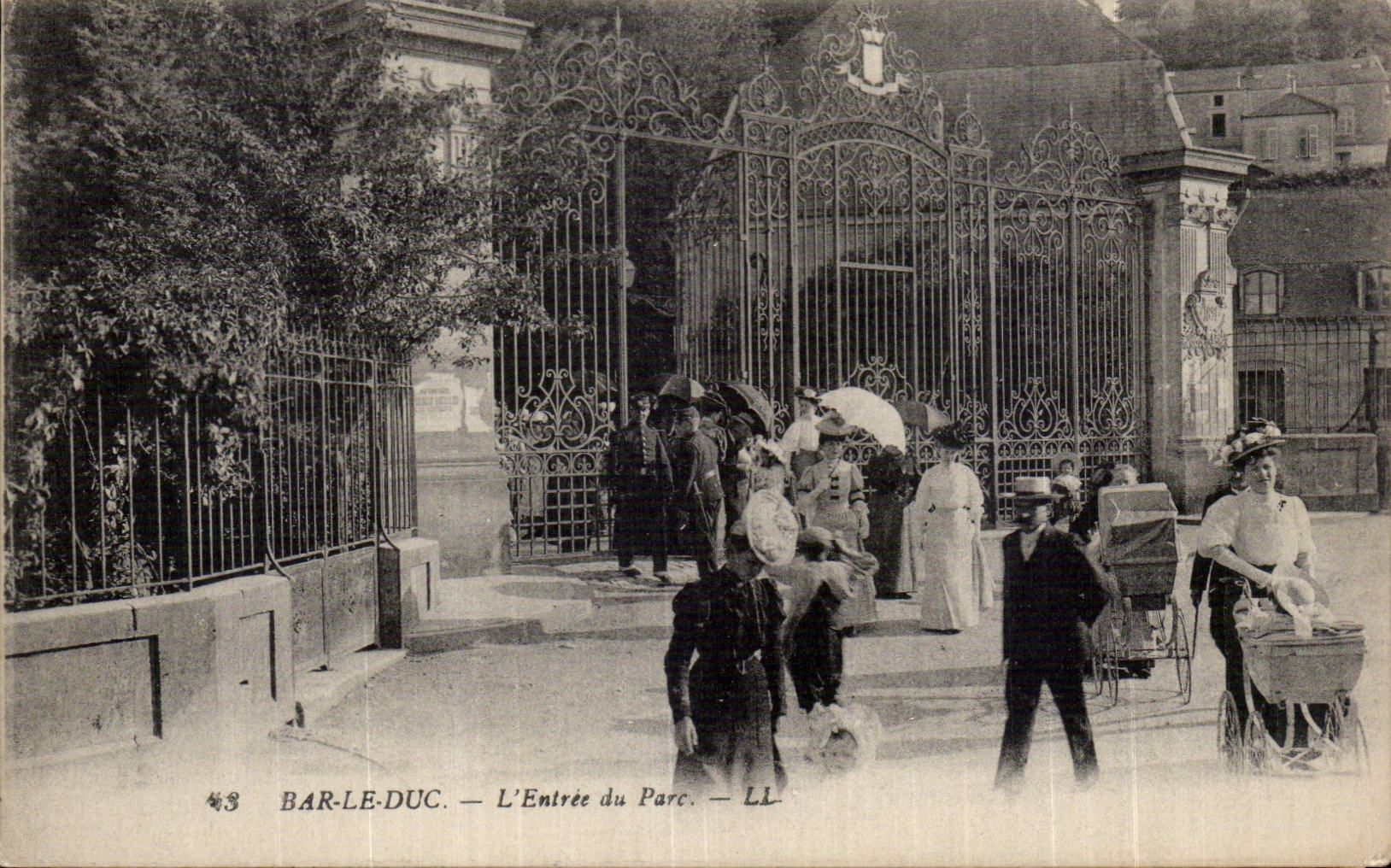 CPA Bar the Duke Entering of the park