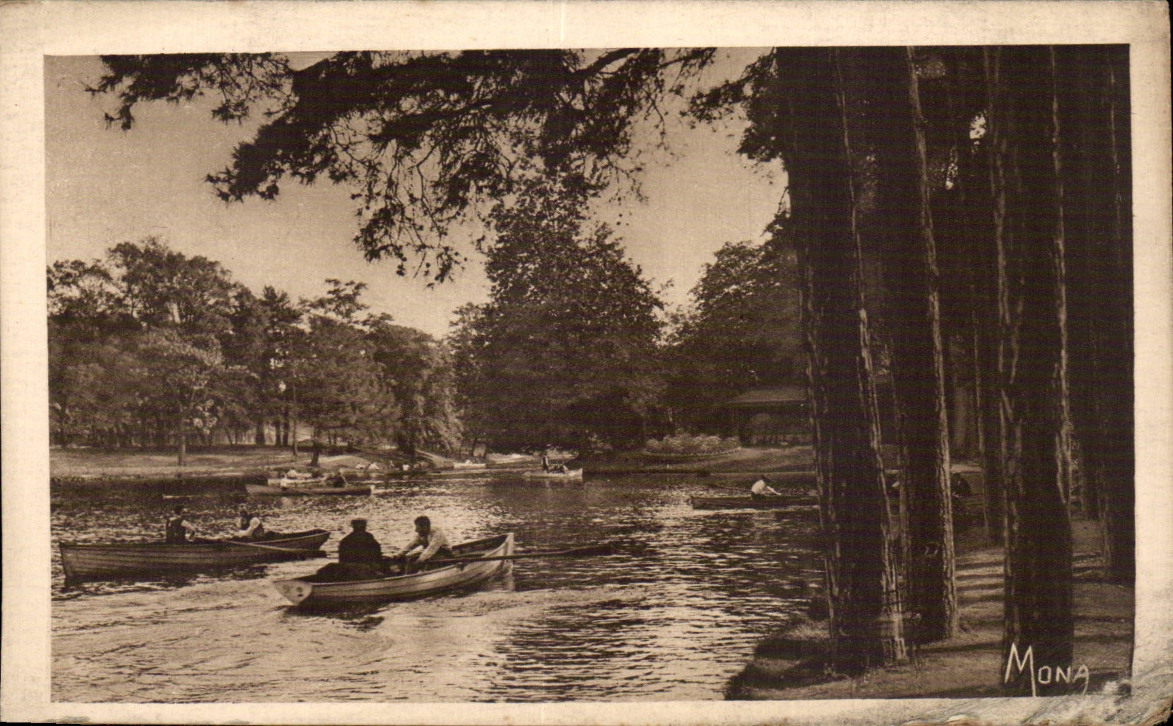 CPA Paris Bois de Boulogne Une partie de canot