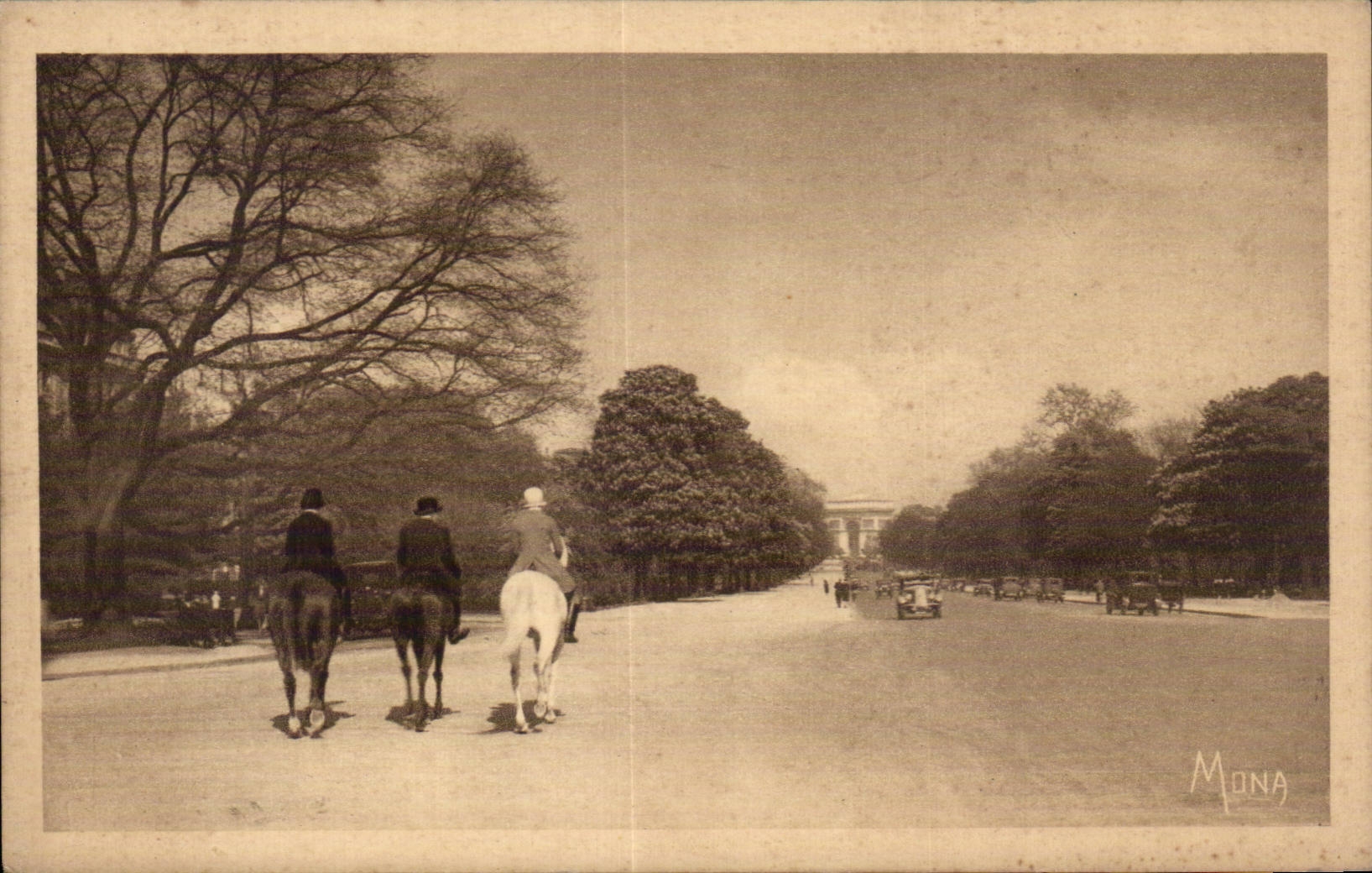 CPA Paris Bois de Boulogne avenue Foch Horse Horse