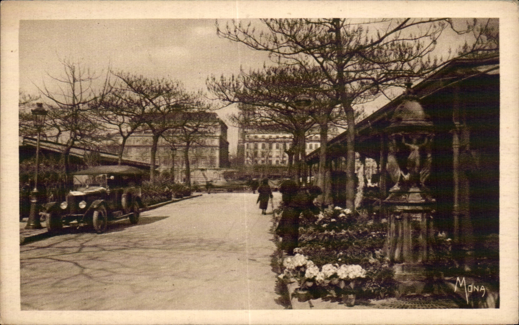 CPA Paris Market with the flowers of the ISCED