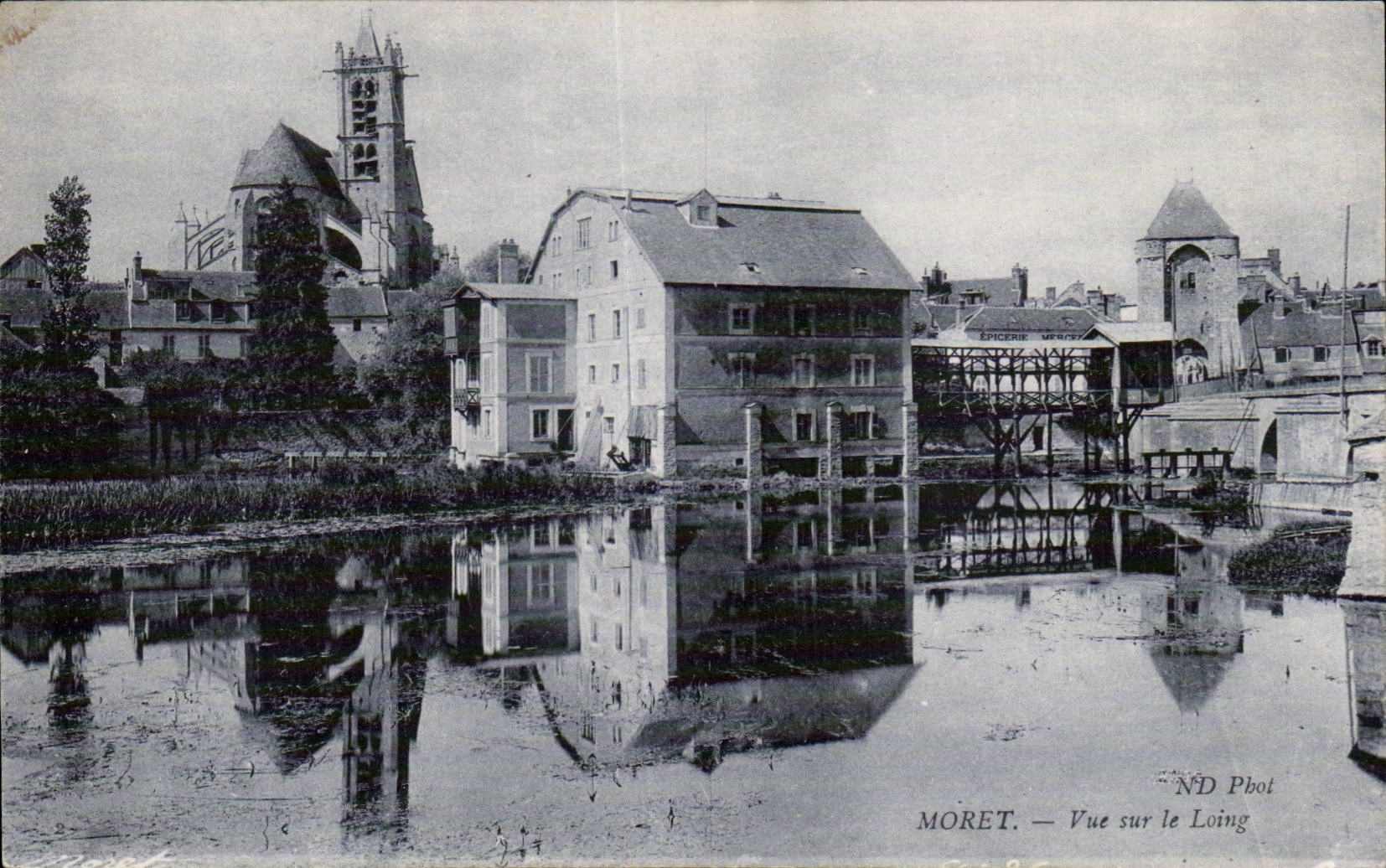 Moret - Vue sur le Loing - CPA 