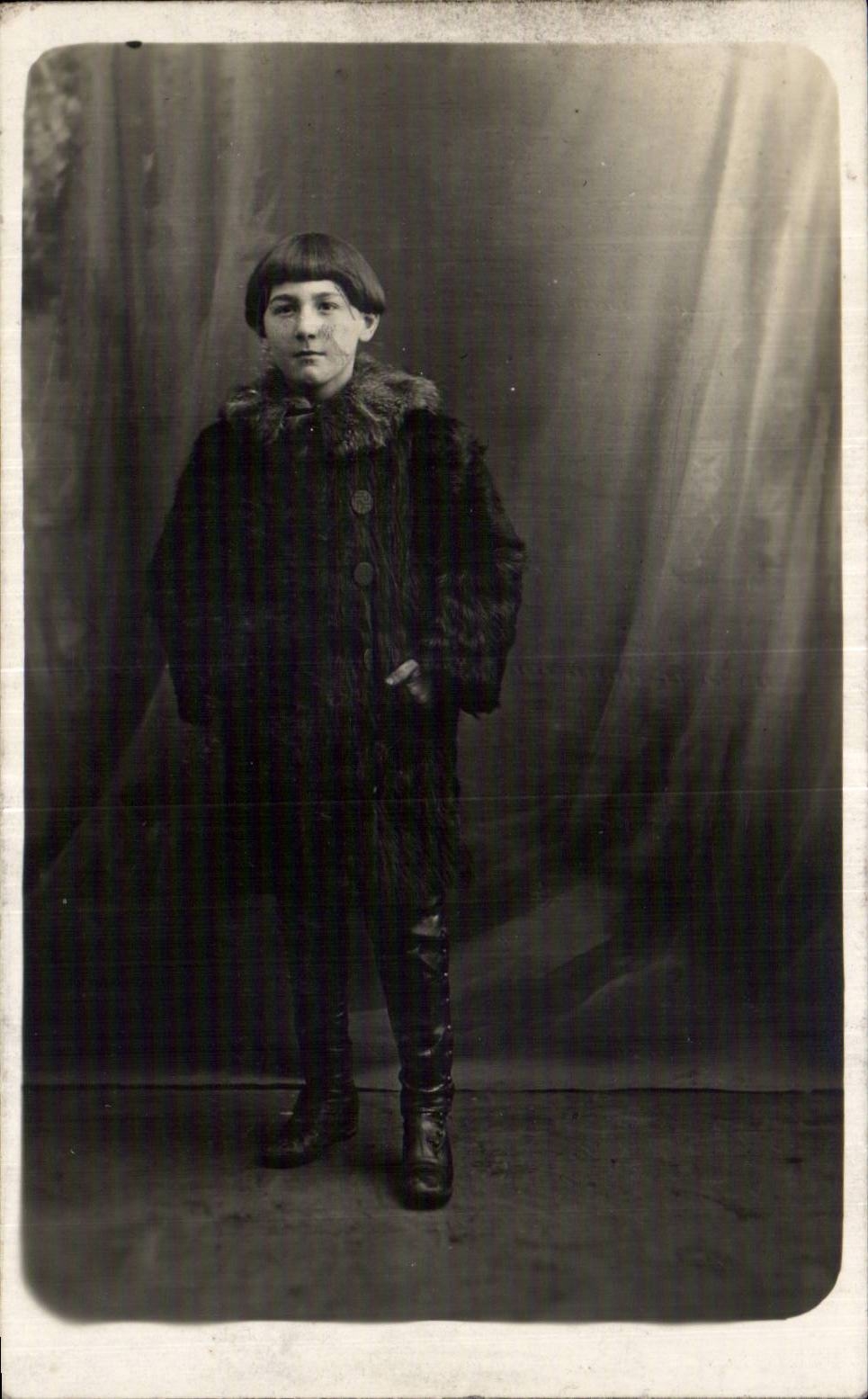 Real photo Child Saint Cloud