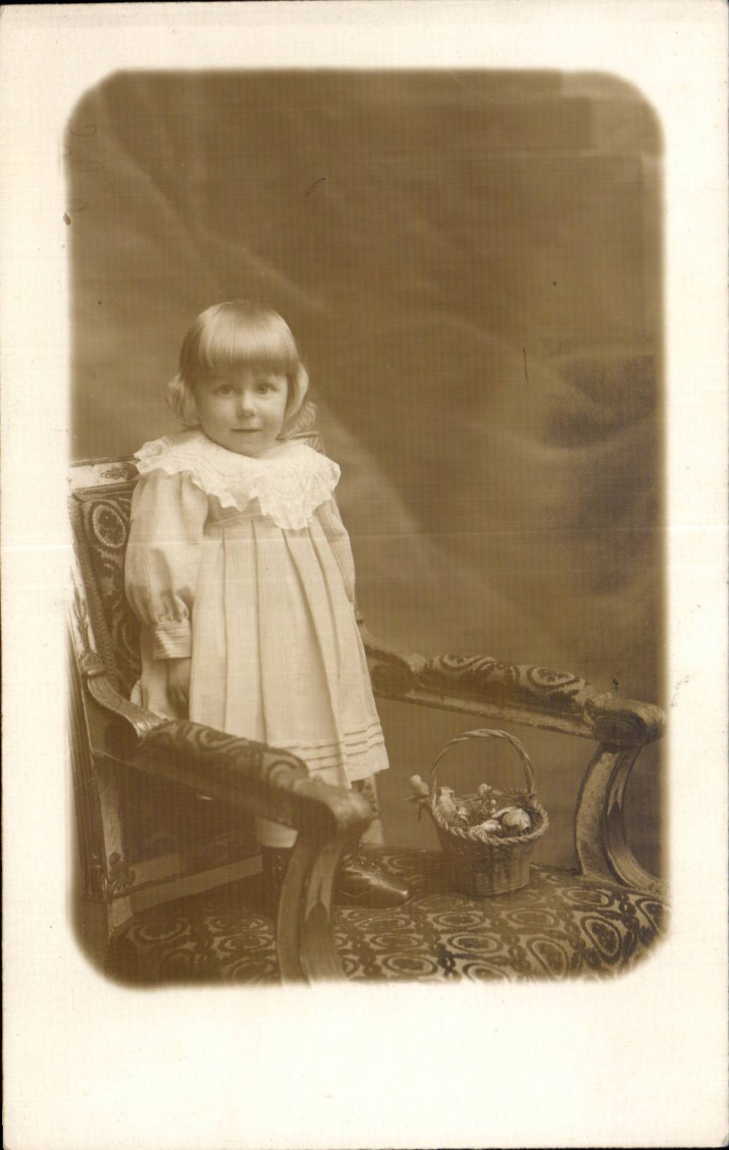 Fantaisie - Enfants - Proud little girl CARTE PHOTO -
