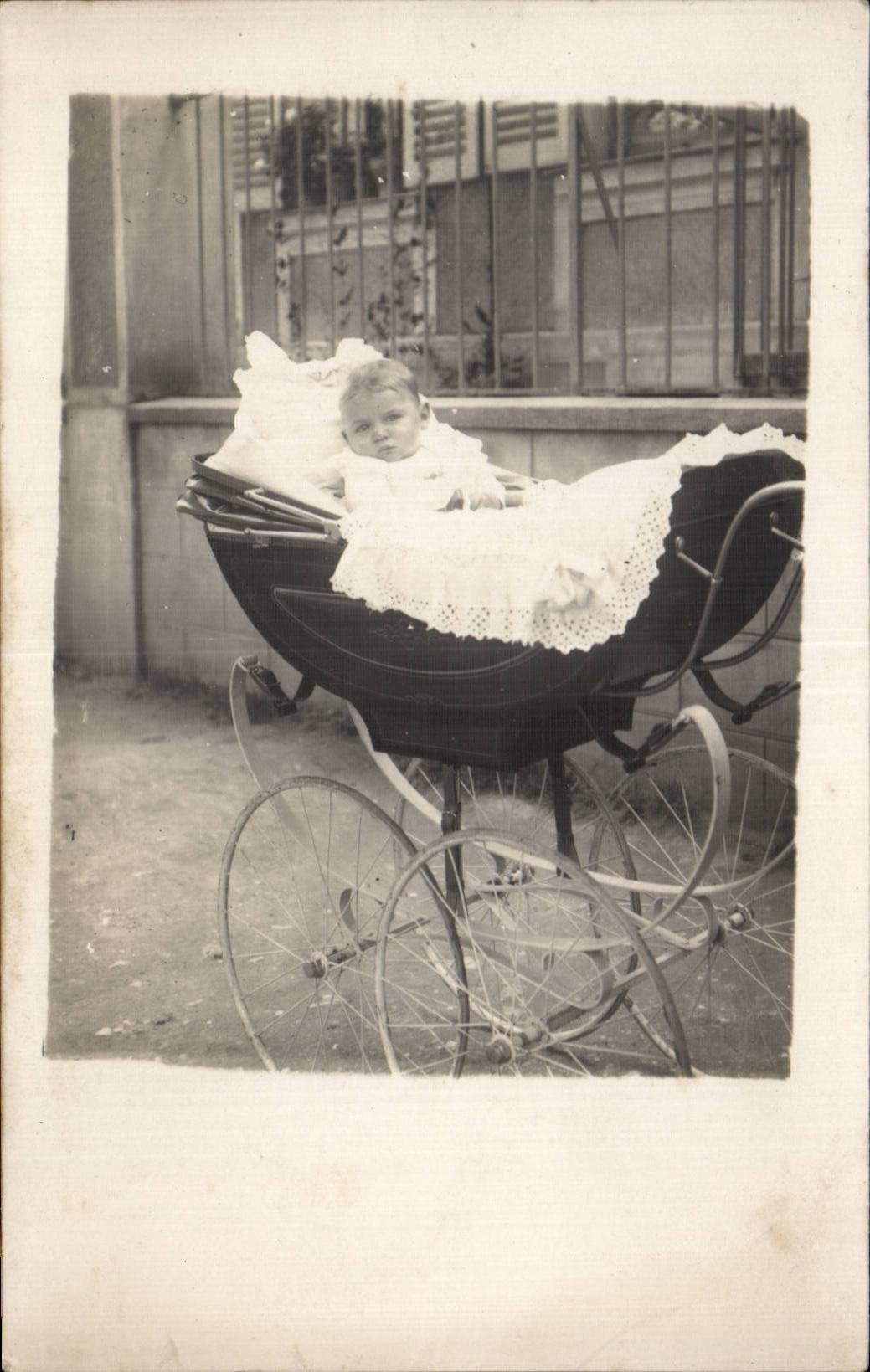 Fantaisie - Enfants - bebe - Baby in buggy CARTE PHOTO 