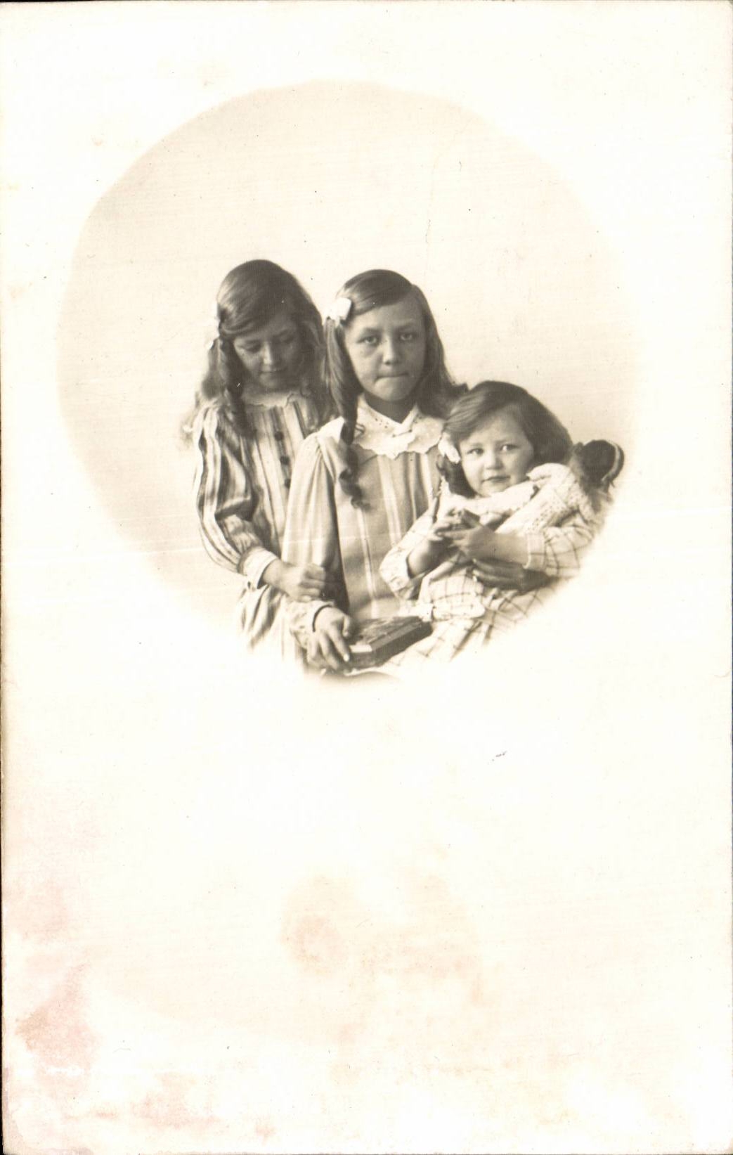 Fantaisie - Enfants - Three Sisters CARTE PHOTO 