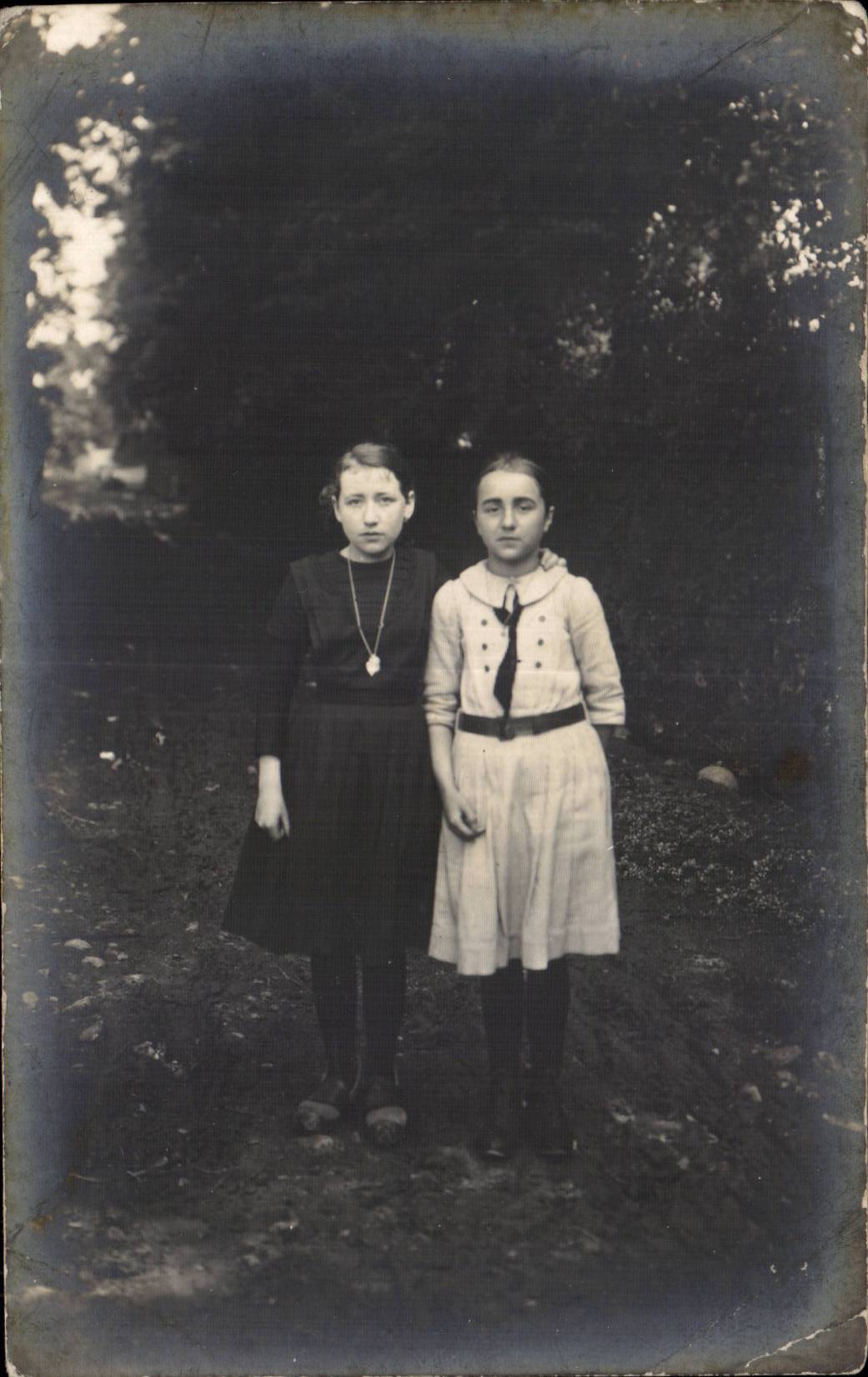 Fantaisie - Enfants - two sisters CARTE PHOTO 