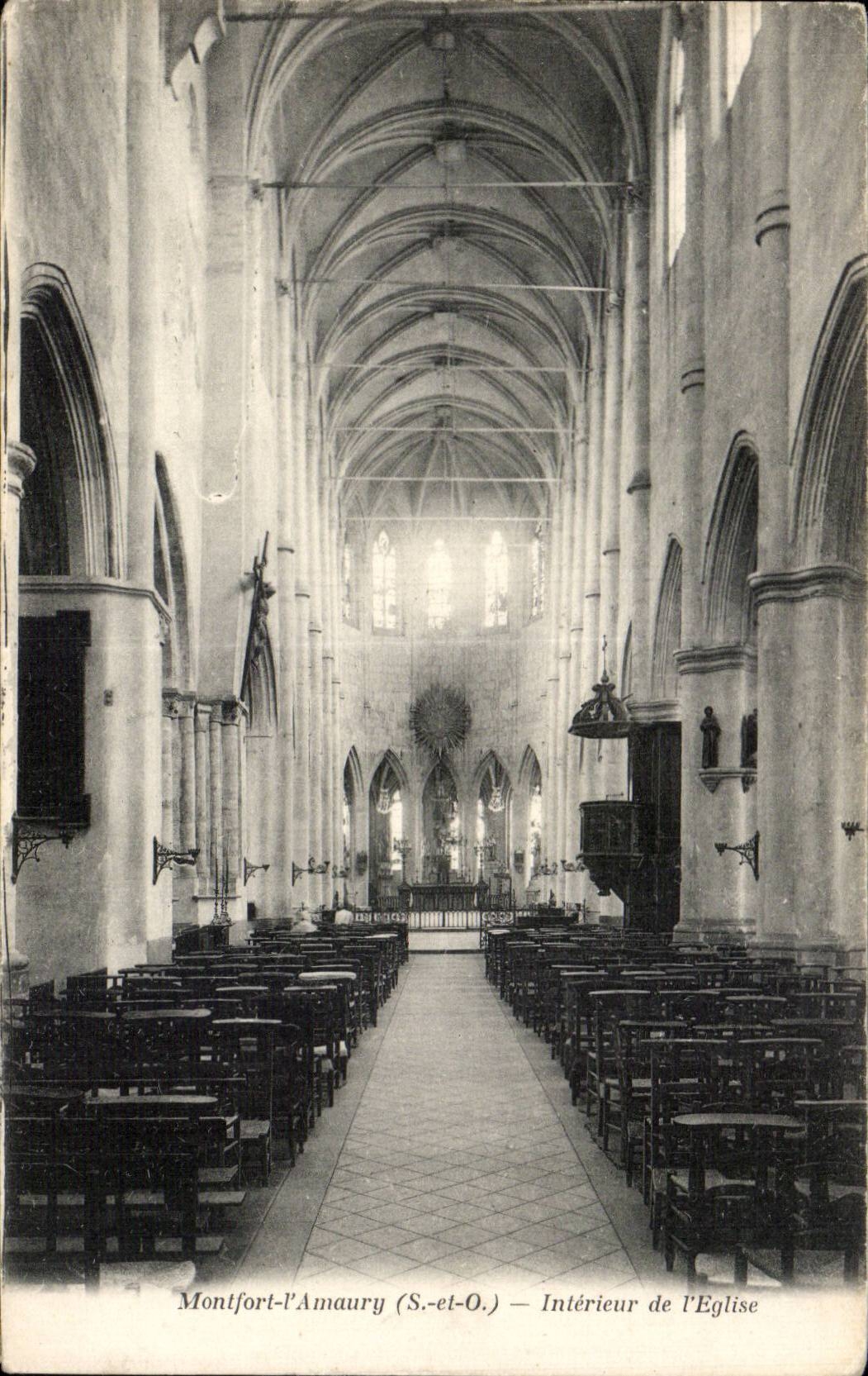 CPA Montfort l Amaury Interieur de l eglise