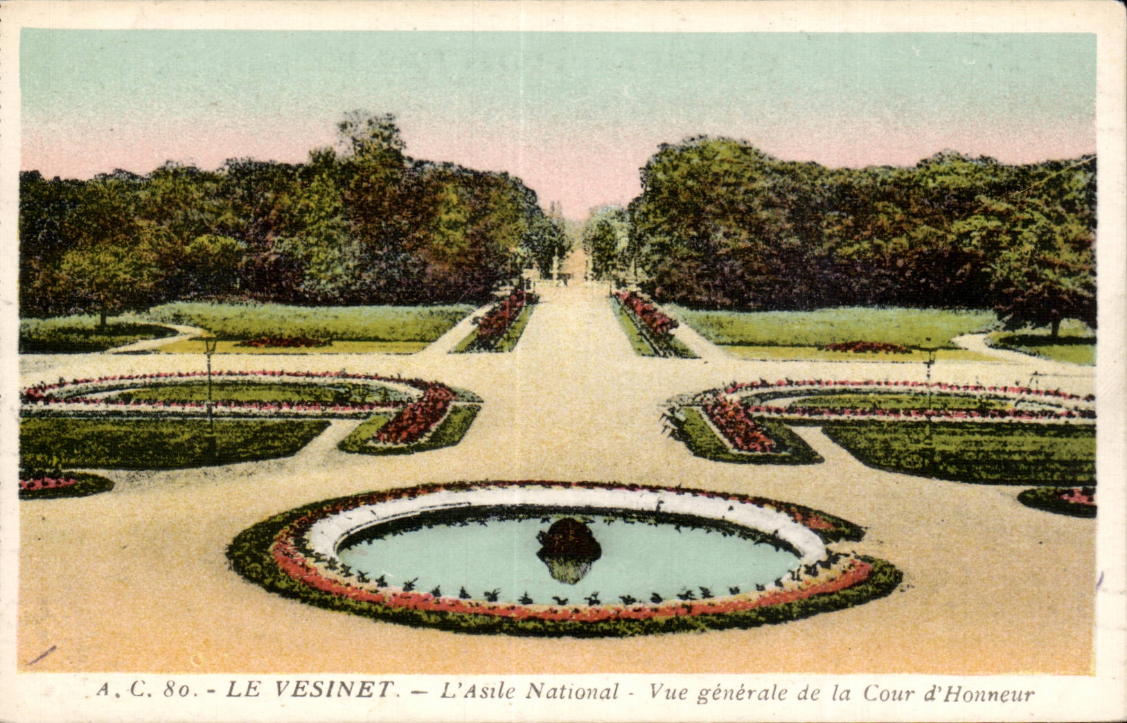 CPA Le Vesinet L asile national Vue generale de la cour d honneur