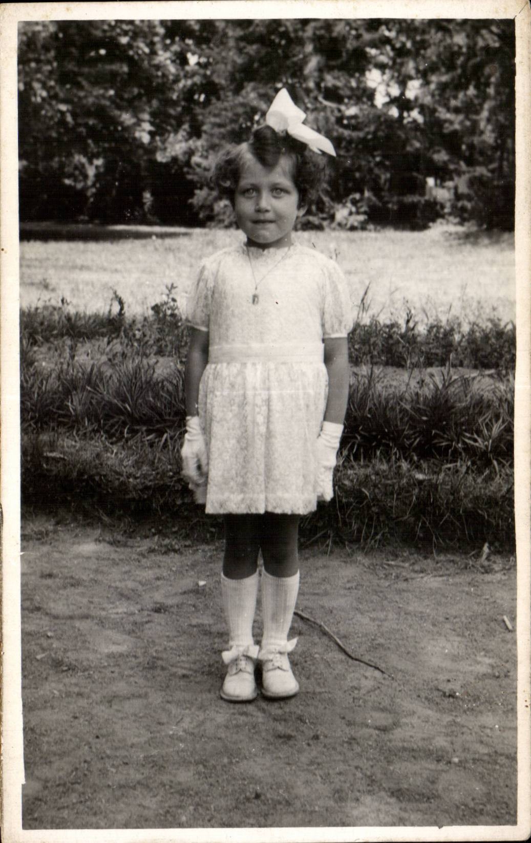 CARTE PHOTO Folklore Costume Enfant Communiante