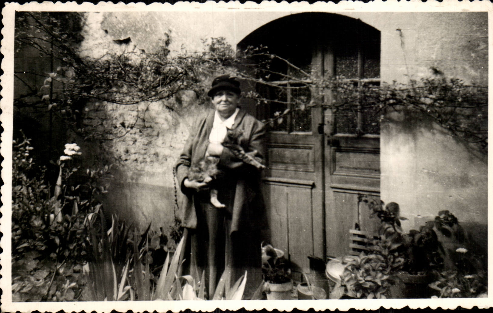 PHOTO Folklore Costume Woman and her cat