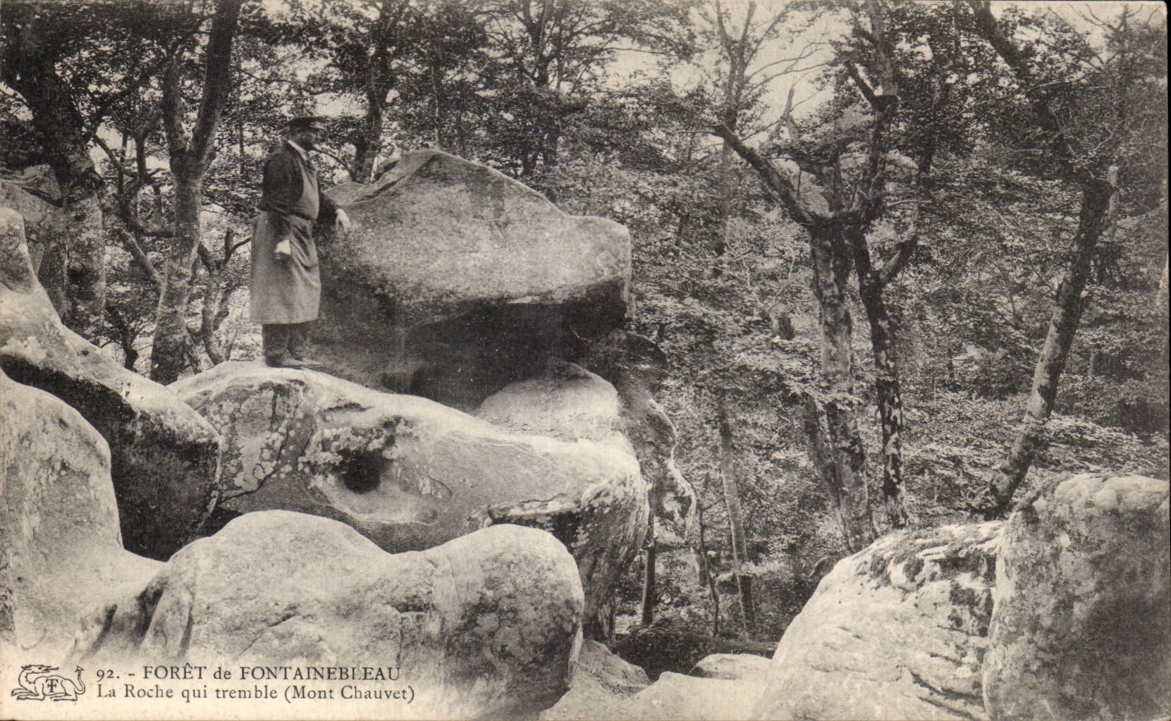 CPA Foret de Fontainebleau La roche qui tremble (Mont Chauvet)