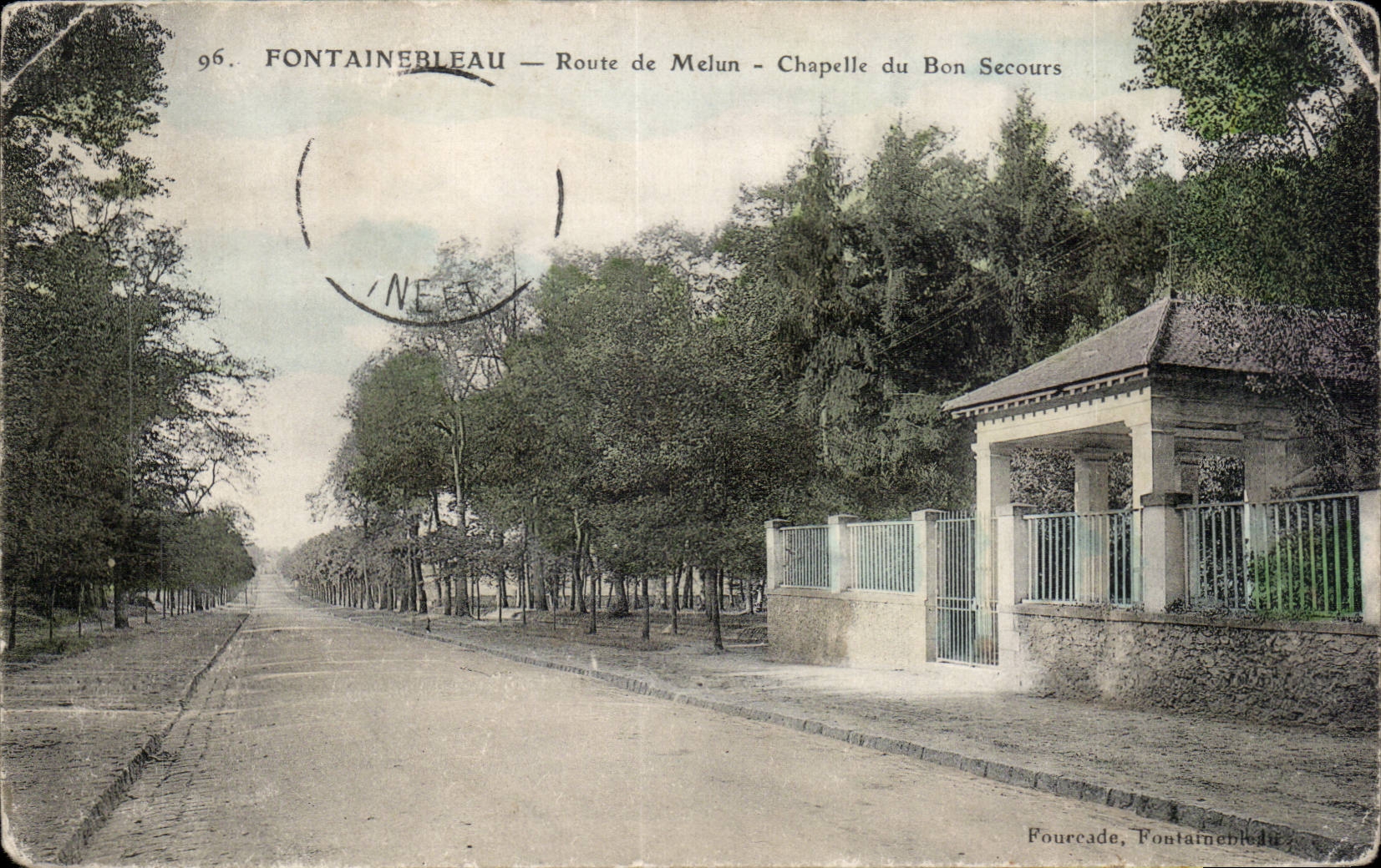 CPA Fontainebleau Route de Melun Chapelle du Bon Secours