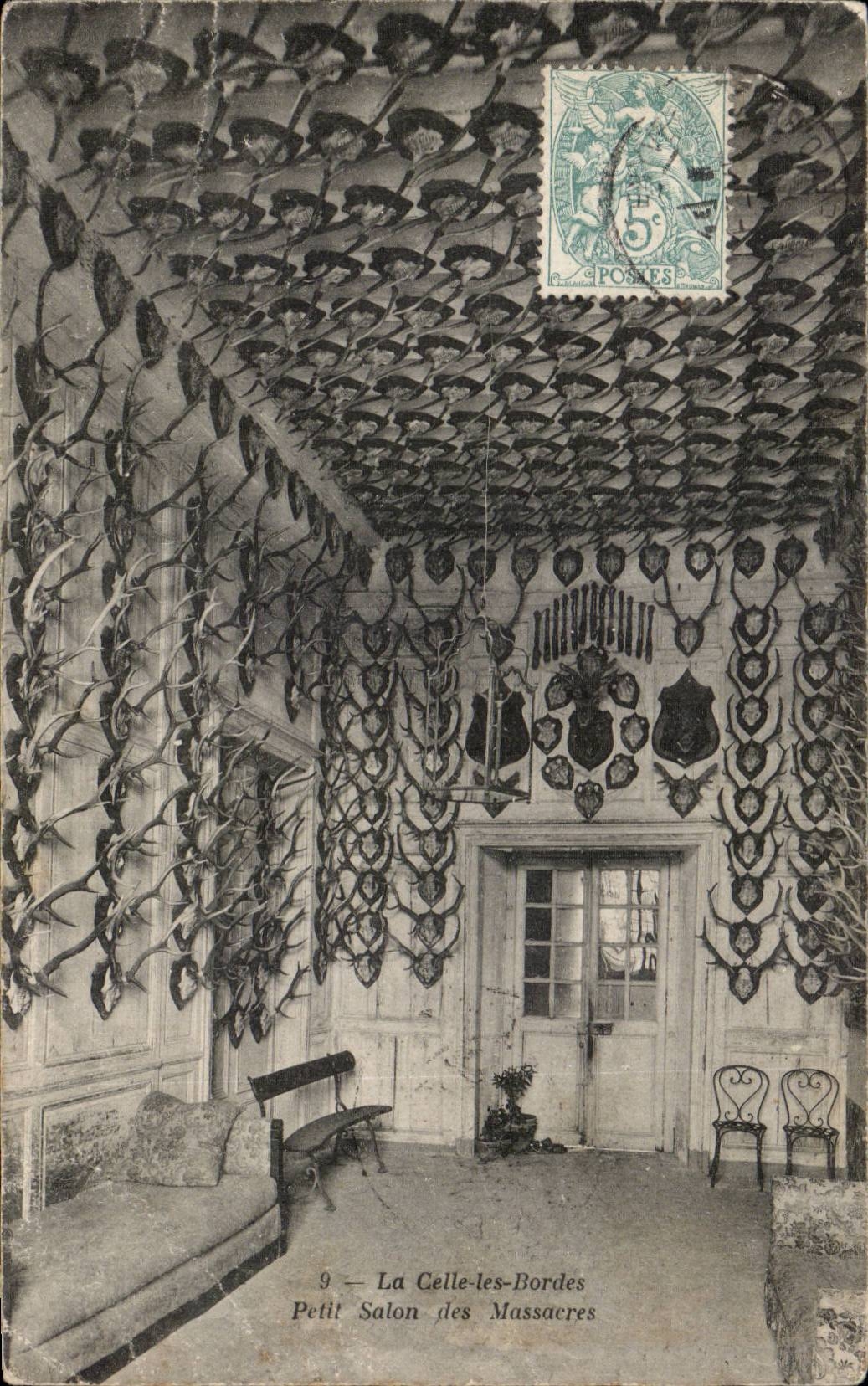 CPA La Celle les Bordes Petit salon des massacres