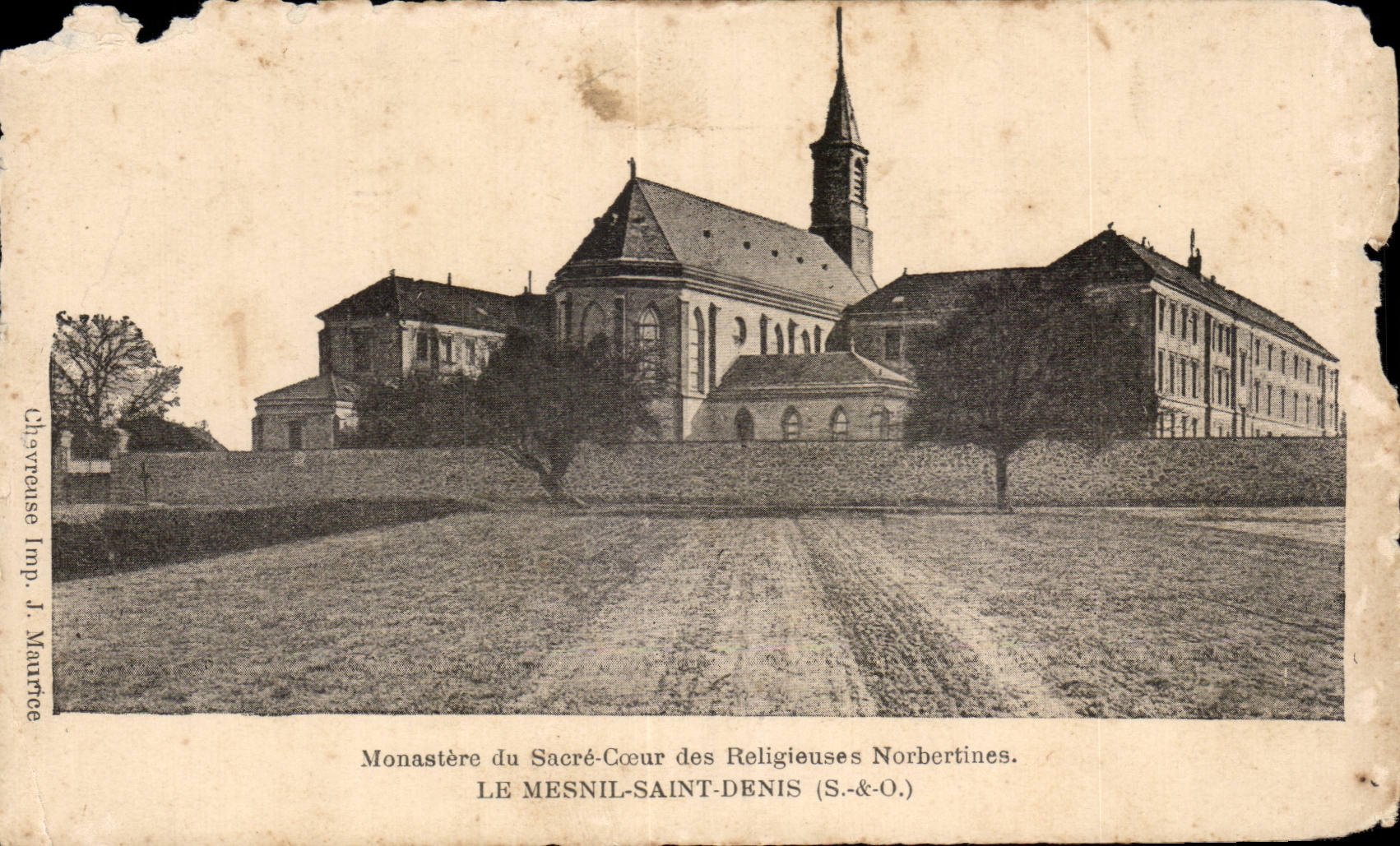 CPA Monastere du Sacre Coeur des religieuses Norbertines Le Mesnil Saint Denis