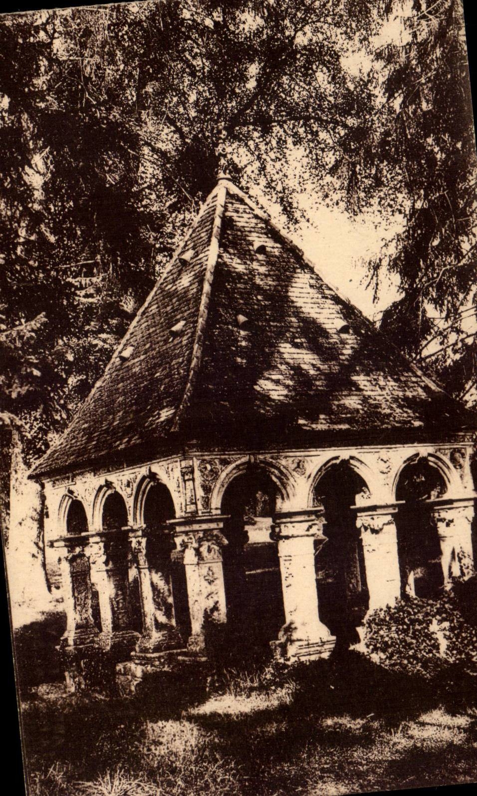 CPA Abbaye de Vaux de Cernay La fontaine Saint Thibault