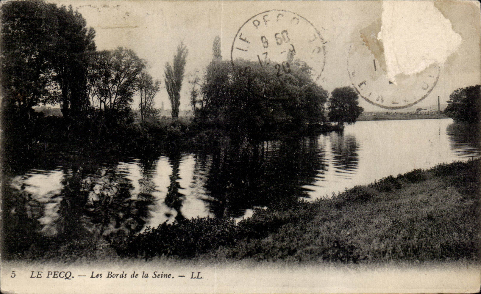 CPA Le Pecq Les bords de la Seine