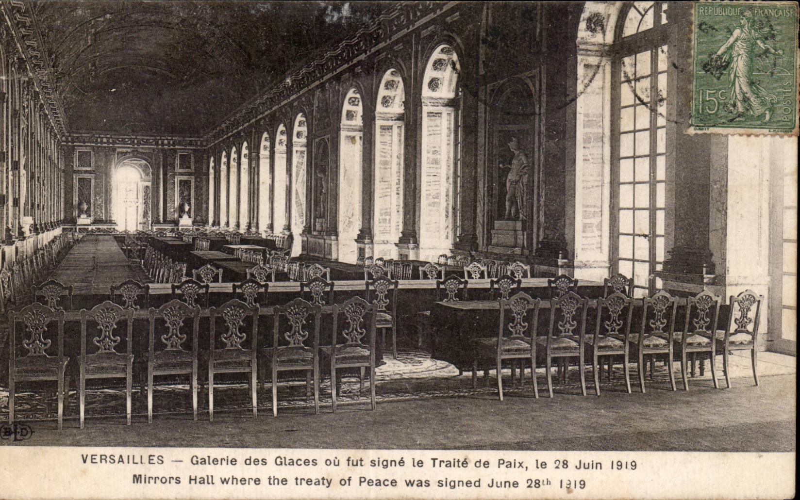 CPA Versailles Galerie des glaces ou ut signe le traite le 28 juin 1919
