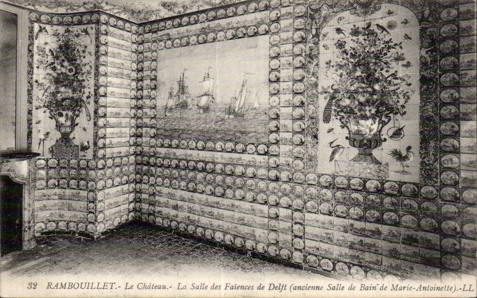 CPA Rambouillet the castle the room of the delftware (former bathroom of Marie Antoinette)