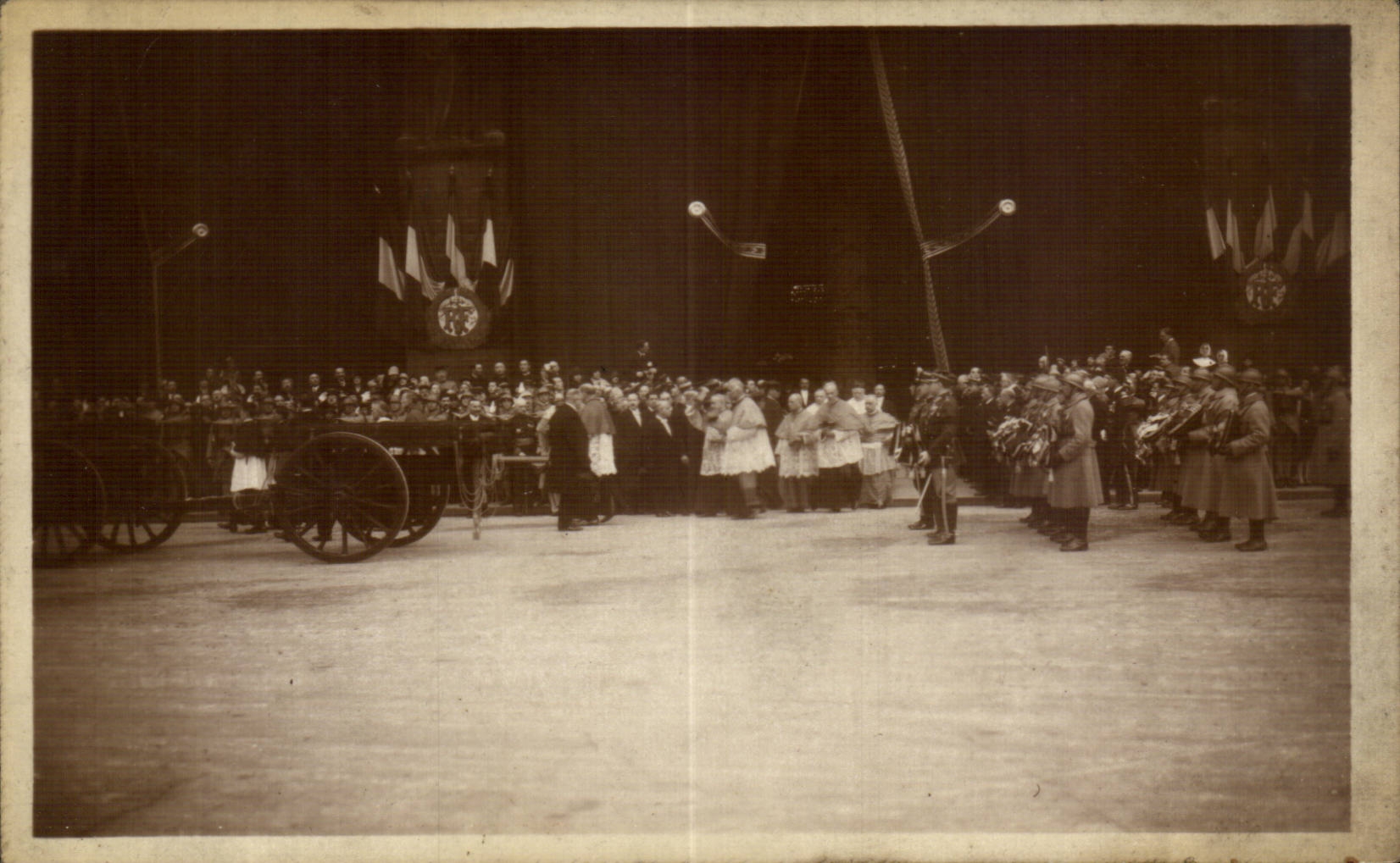 CPA Militaria Funeral of the Marshal Foch March 26th 1929 Departure of Notre Dame clergy