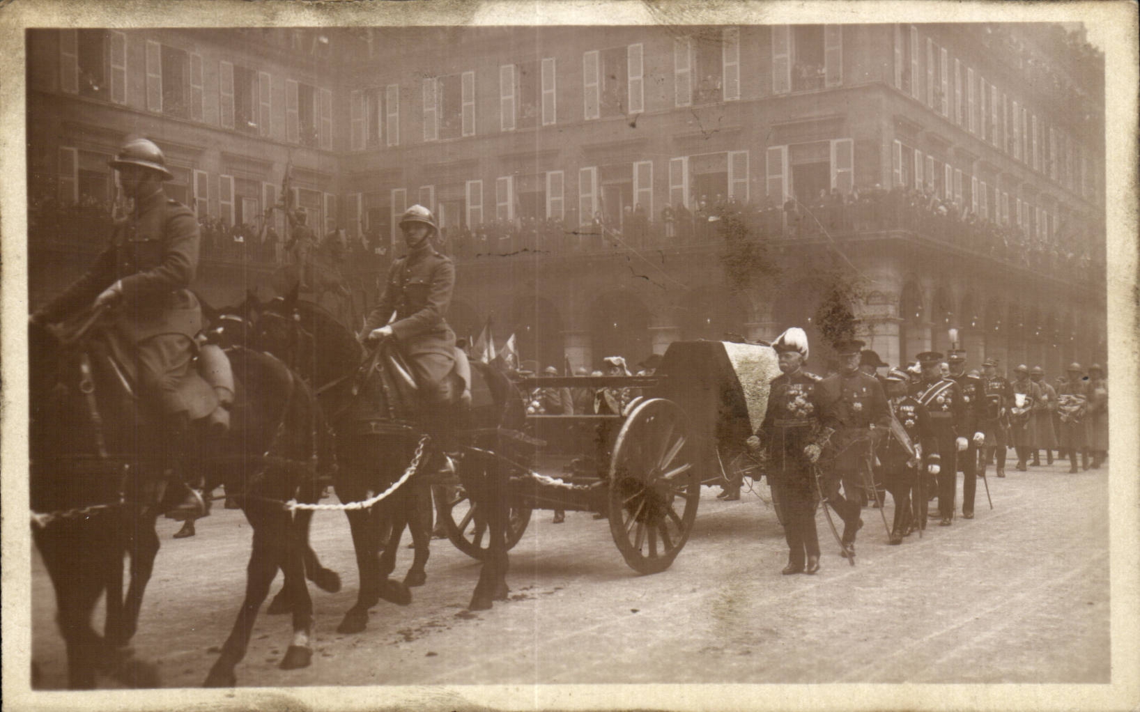 CPA Militaria Funeral of the Marshal Foch March 26th 1929 In front of Statue of Jeanne arc
