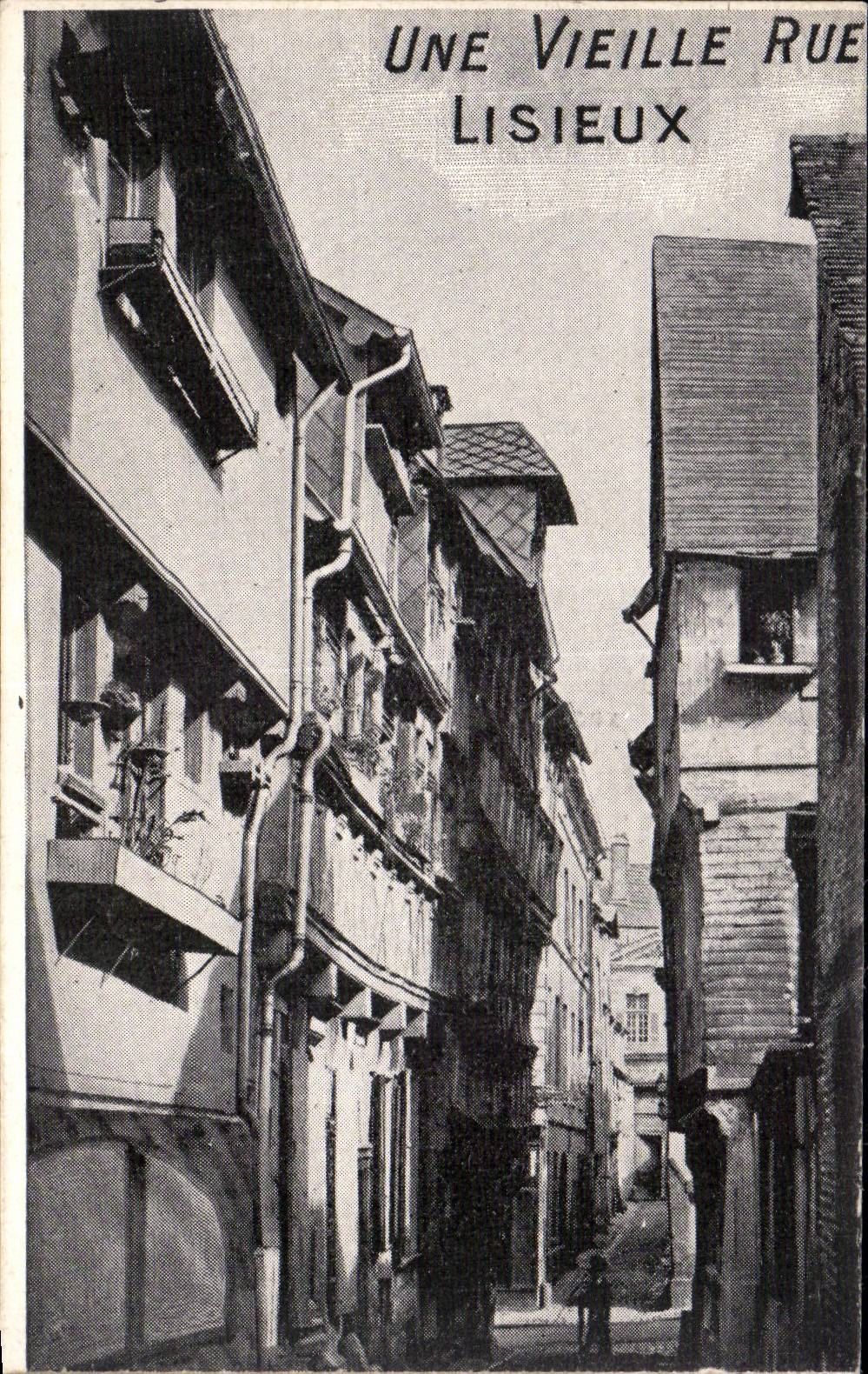Lisieux - Une Vieille Rue - CPA