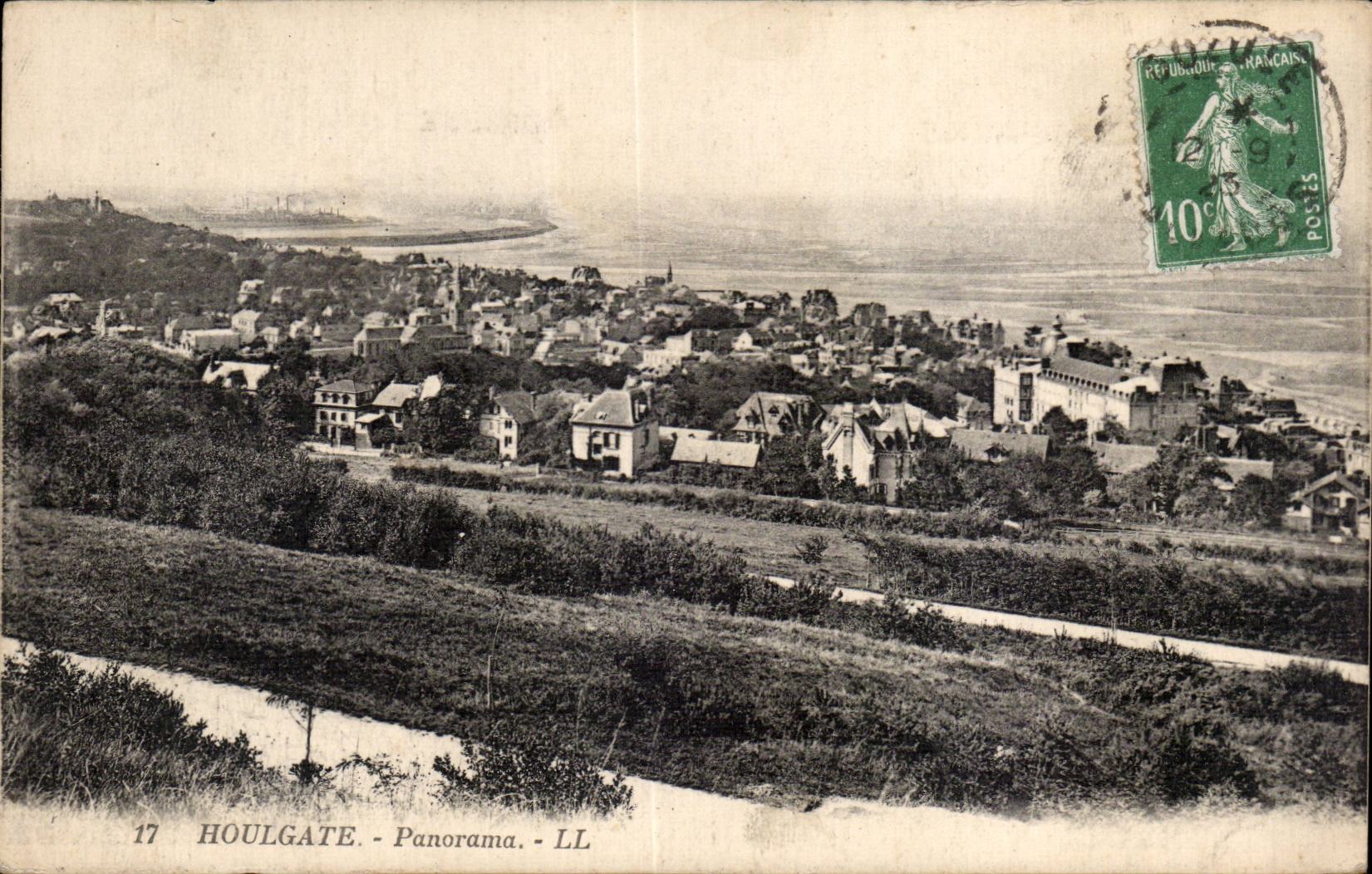 Houlgate - Panorama - CPA