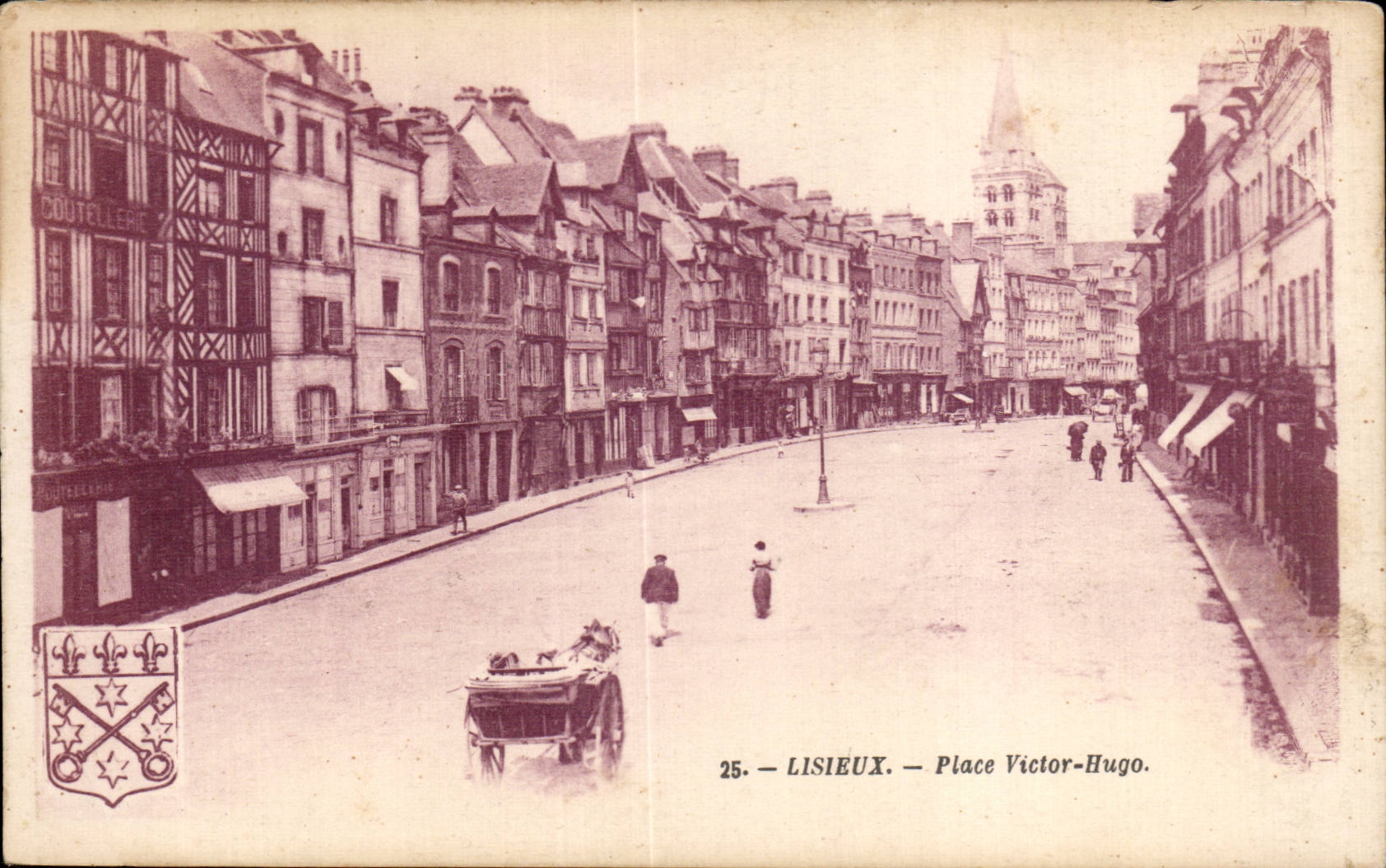 Lisieux - Place Victor Hugo - CPA