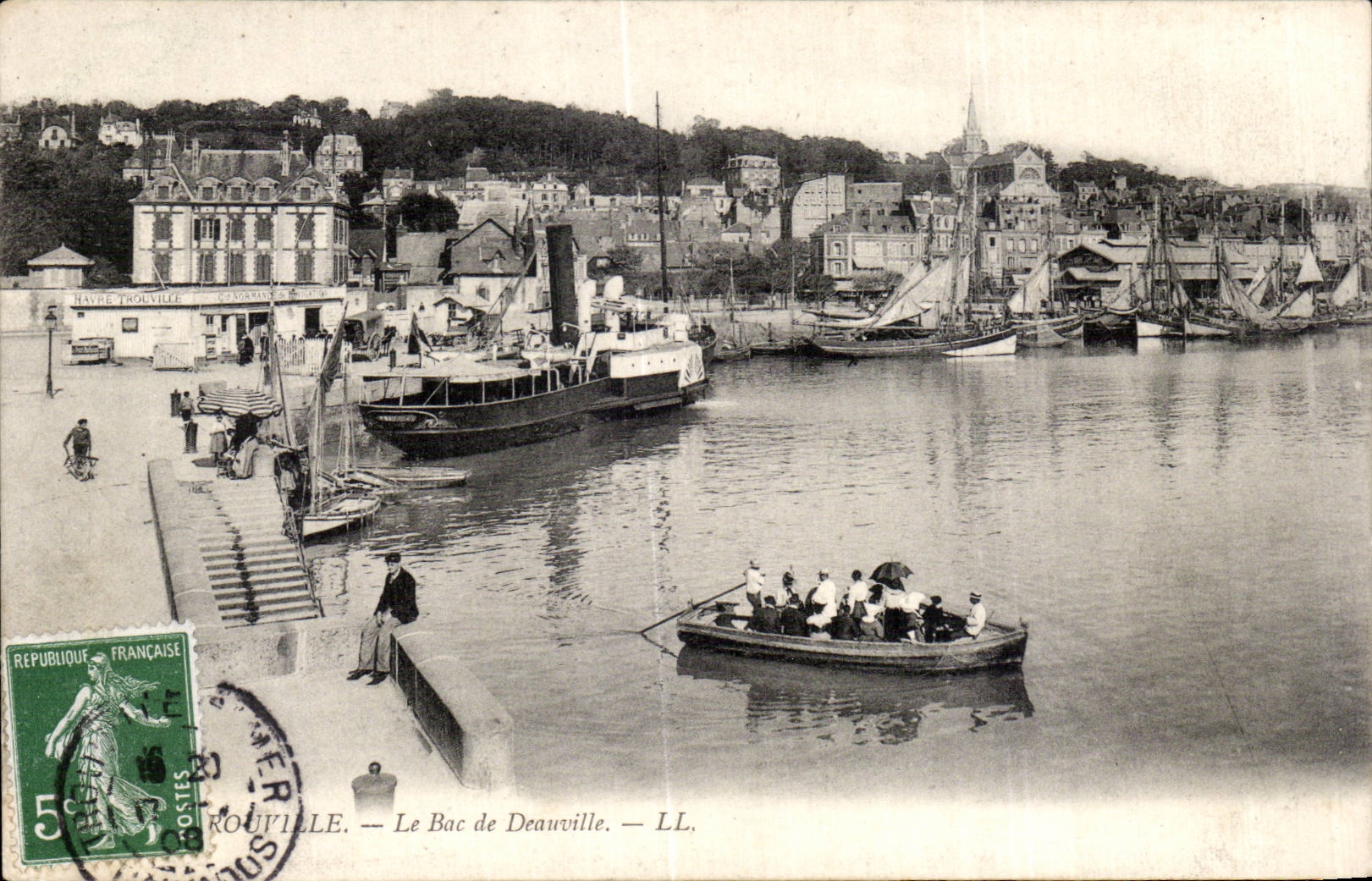 Trouville - Le Bac de Deauville - CPA