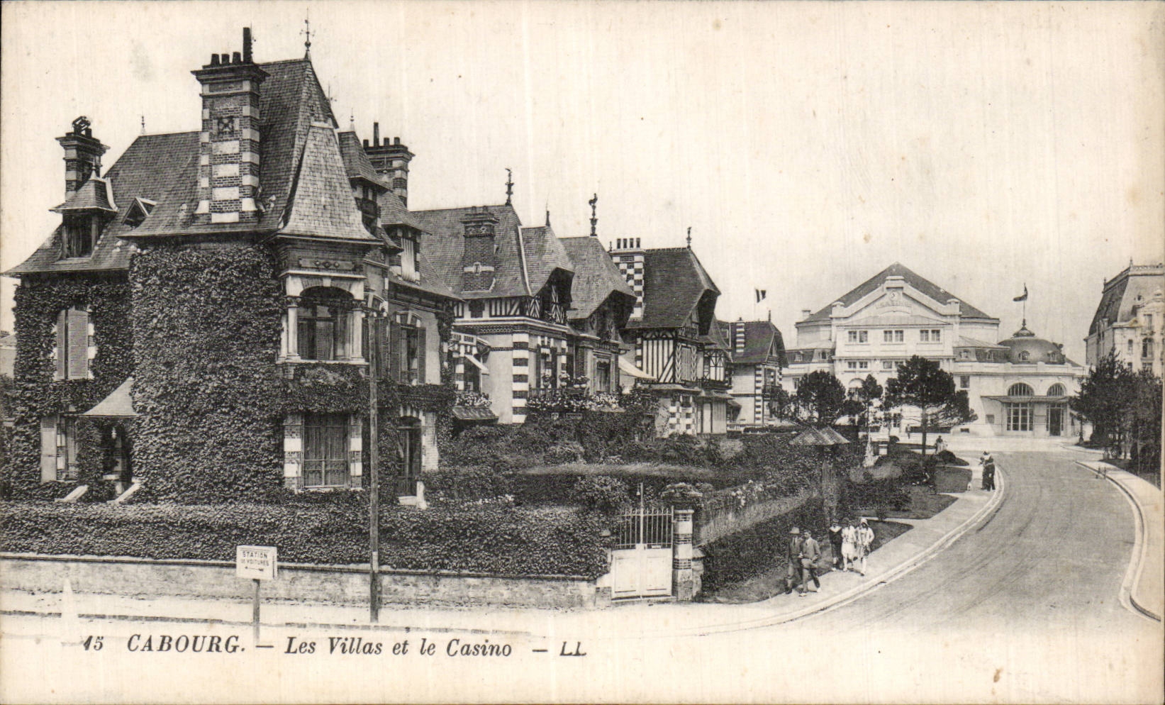 CPA Cabourg Les villas et le casino
