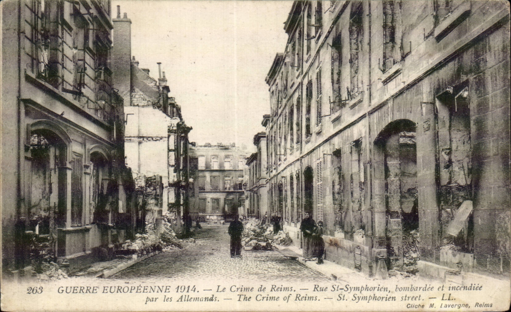CPA Militaria War of 1914 the crime of Reims Street St Symphorien bombardee and set fire to by German