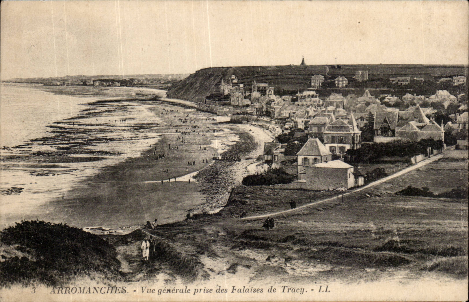 Arromanches - Vue generale prise des Falaises de Tracy - CPA