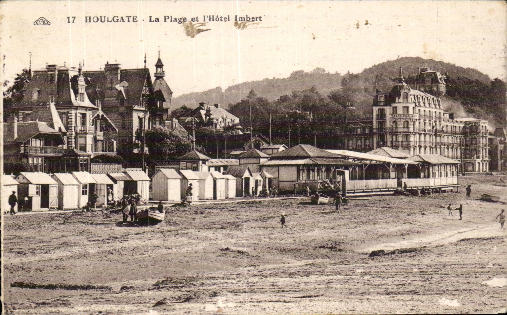 Houlgate - La Plage et l Hotel Imbert - CPA 