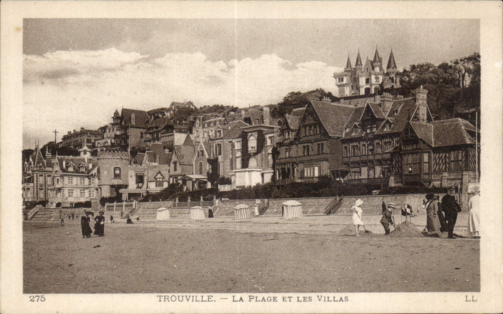 Trouville - La Plage et les Villas - CPA