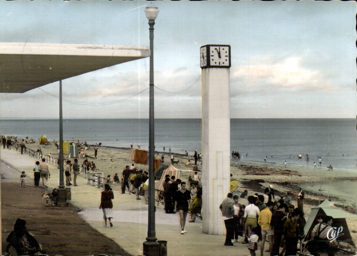 Luc sur Mer - La Plage et la Promenade - CPA