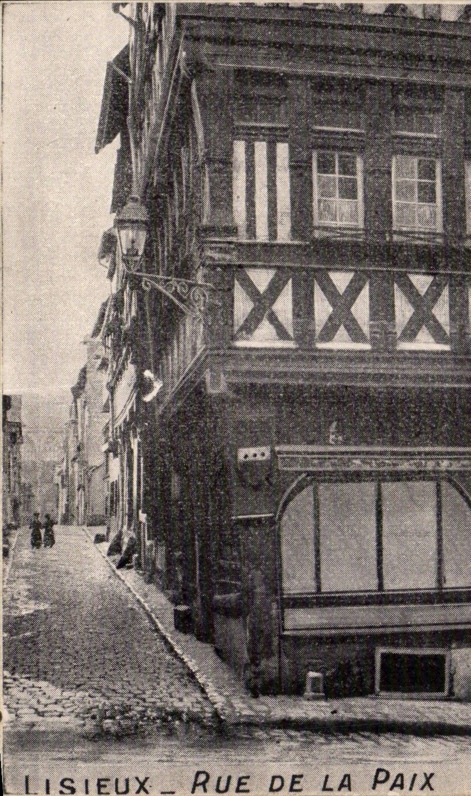 Lisieux - Rue de la Paix - CPA 