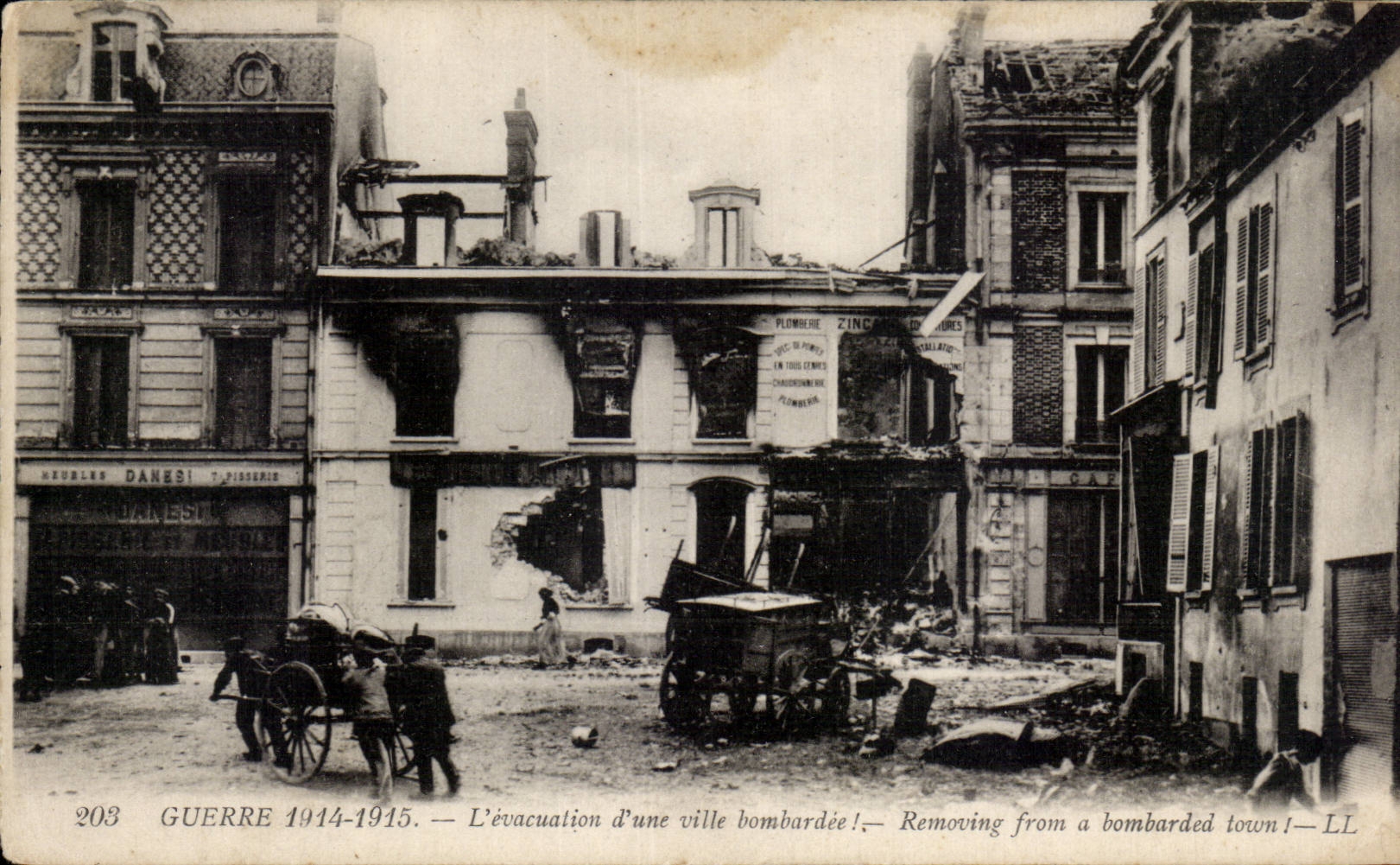 CPA Militaria War 1914 1915 evacuation a bombardee city