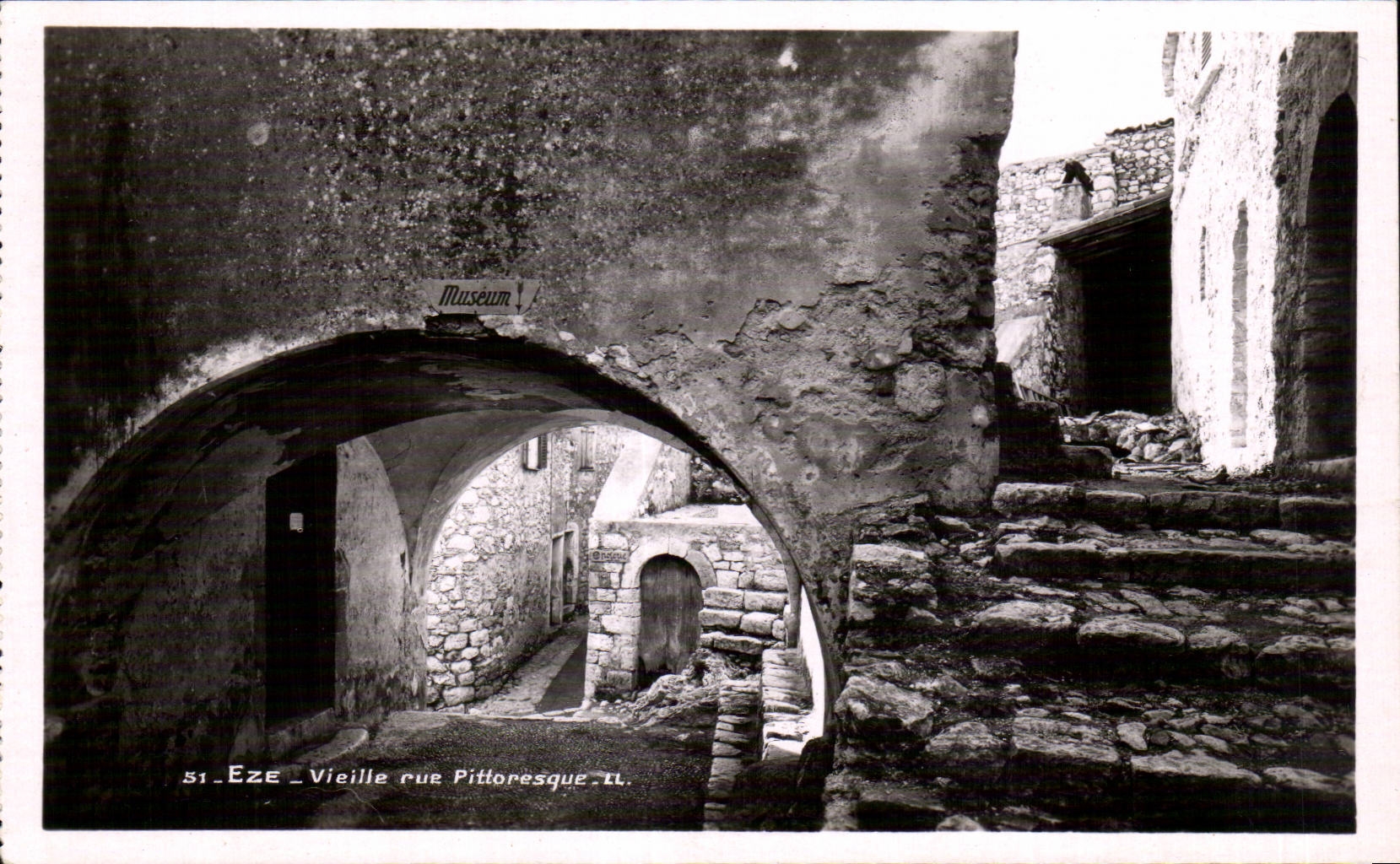 Eze - Vieille Rue - CPA 