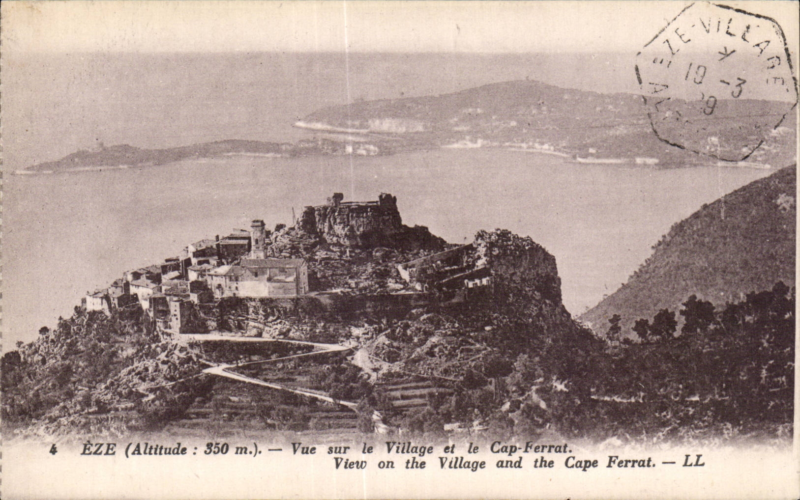 Eze - Vue sur le Village et le Cap Ferrat - CPA