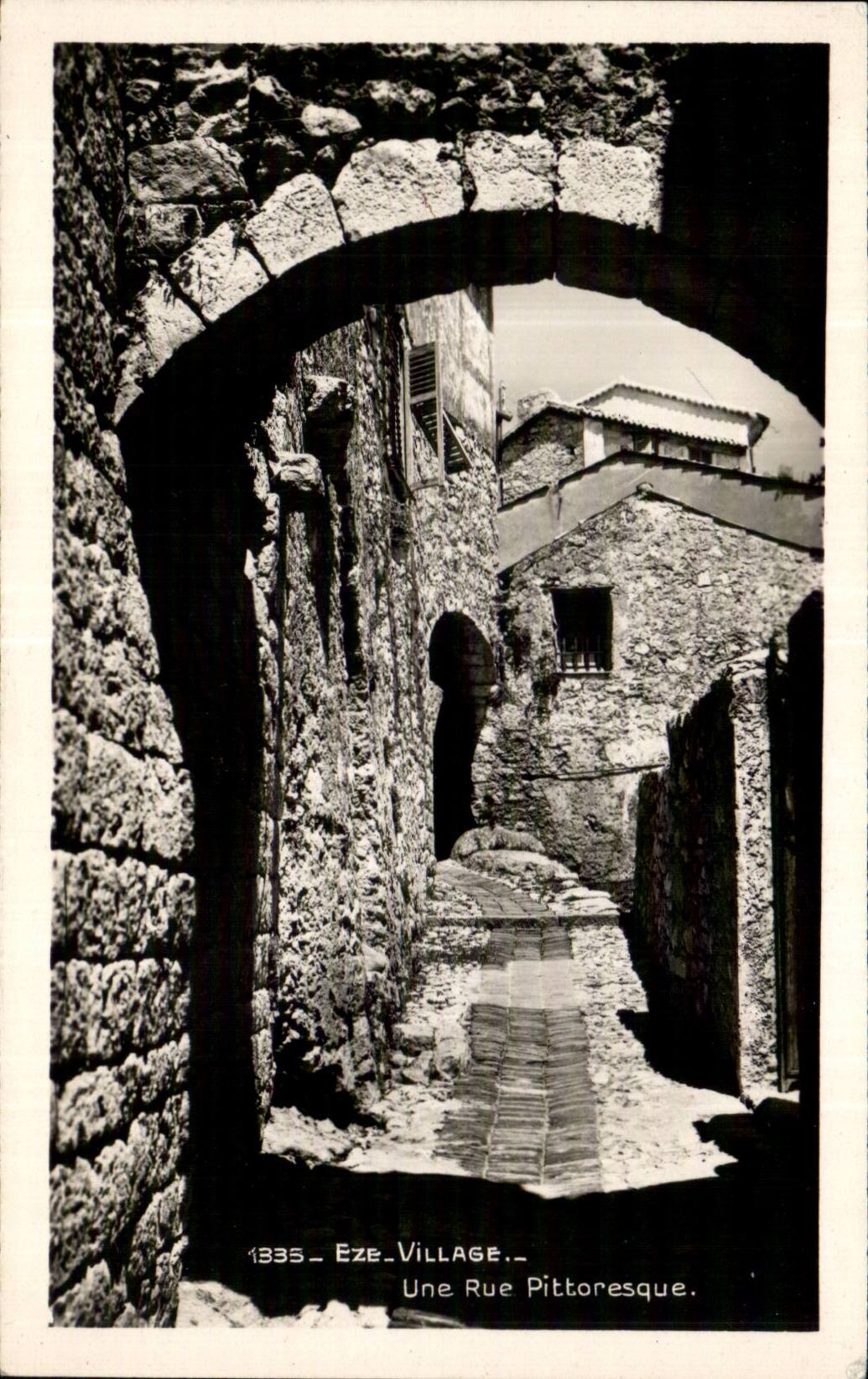 Eze - Une Rue Pittoresque - CPA