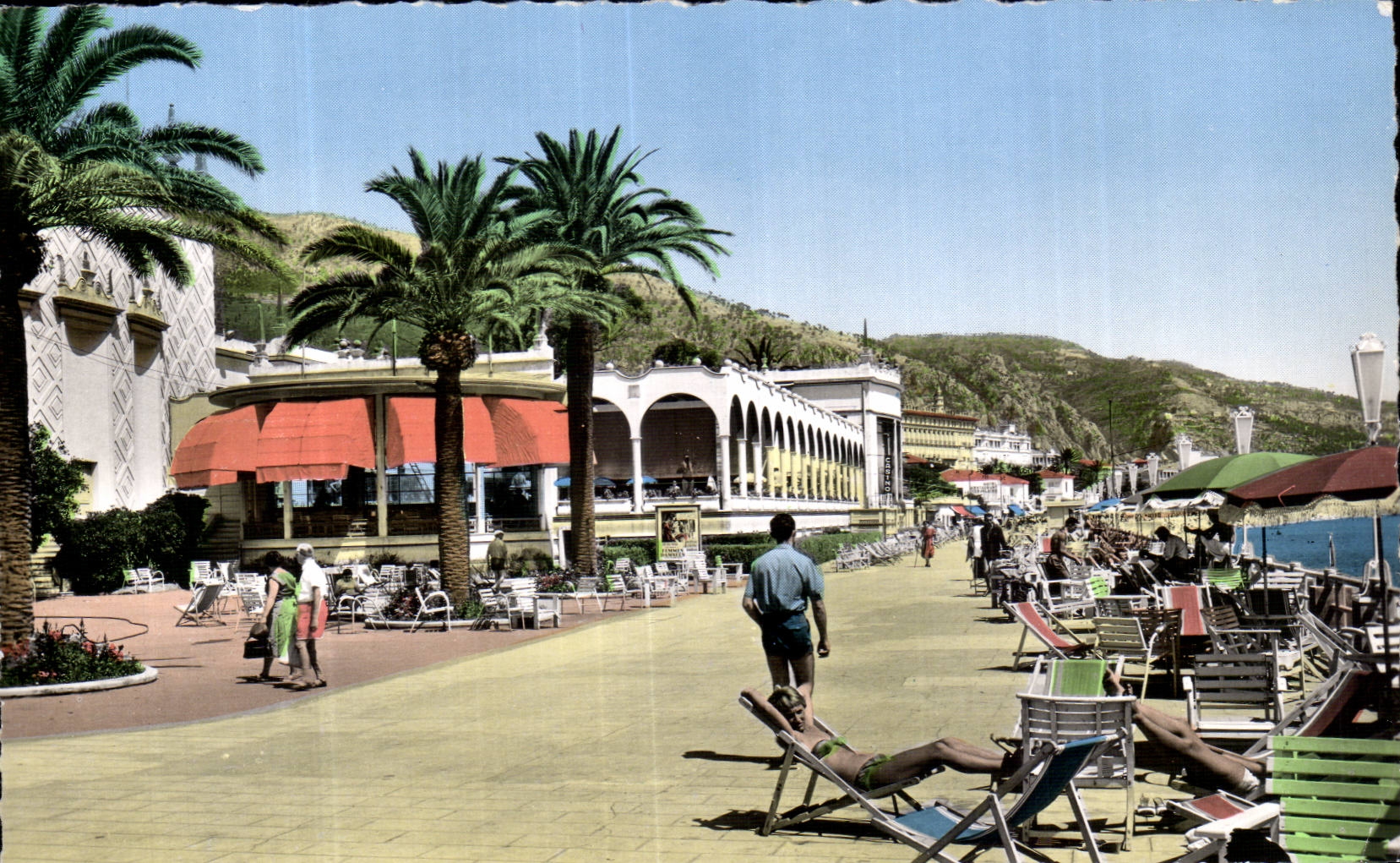 Menton - La Promenade et le Casino - CPA