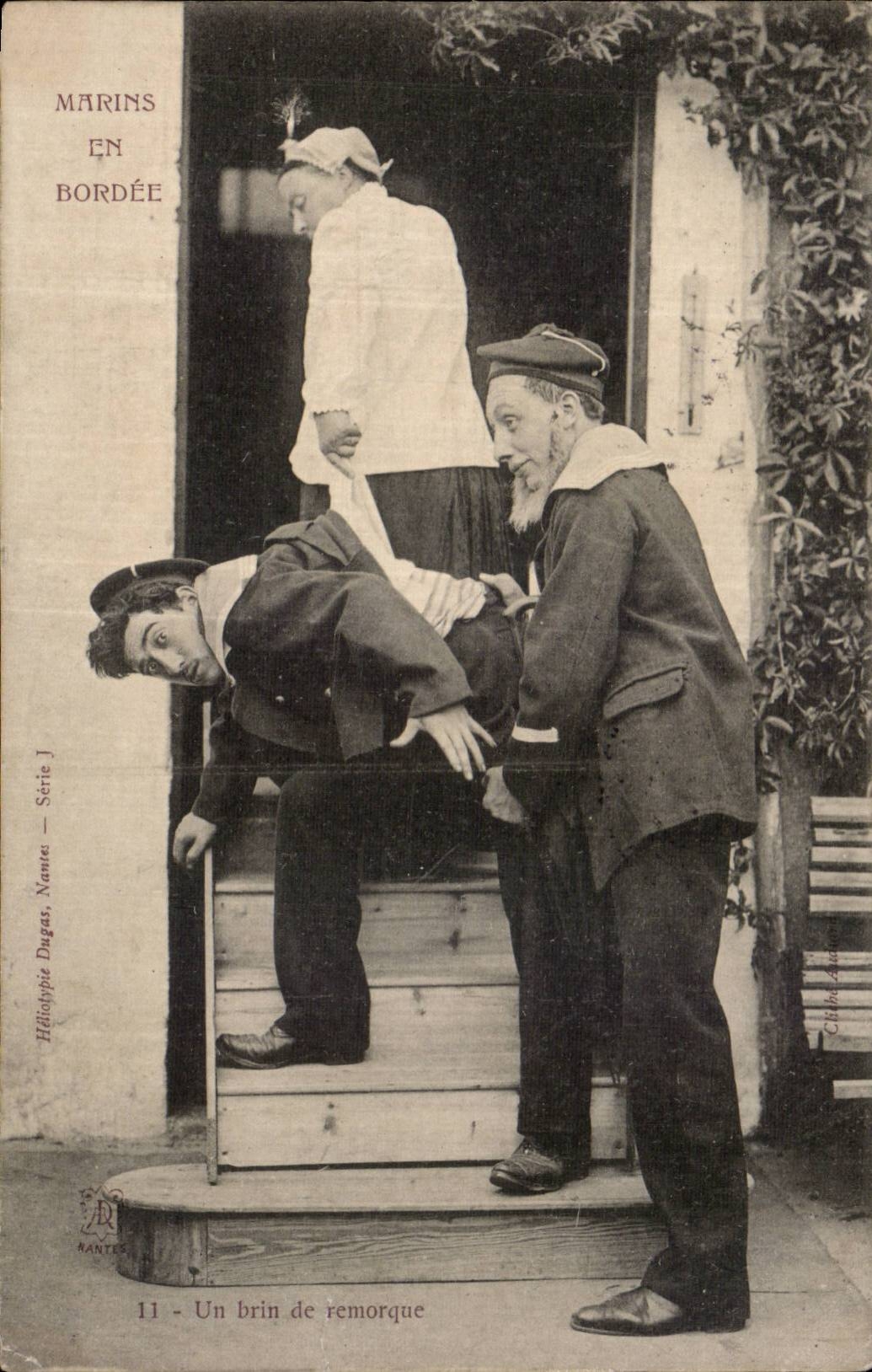 CPA Fantasy Militaria Humor Sailors in broadside a bit of trailer